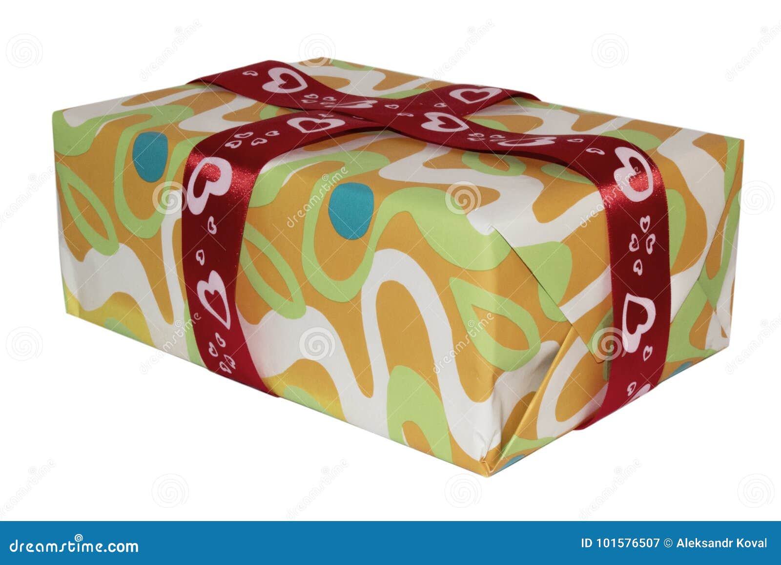 Caixa multi-colorida isolada com fita vermelha Caixa em um fundo branco