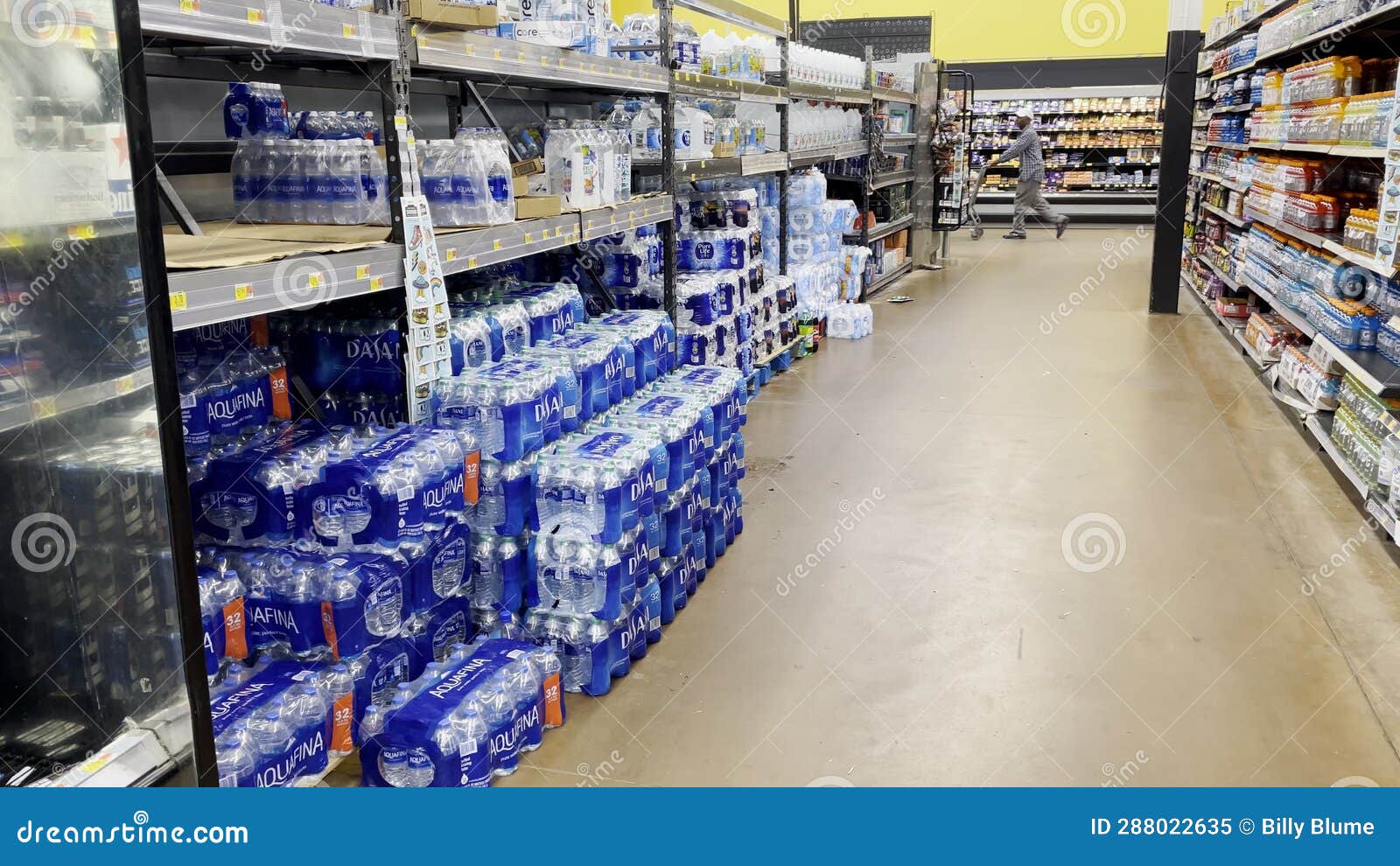 Caixas De Corredor De água Interiores Da Loja Da Walmart No Chão Imagem  Editorial - Imagem de varejo, bebida: 288022635