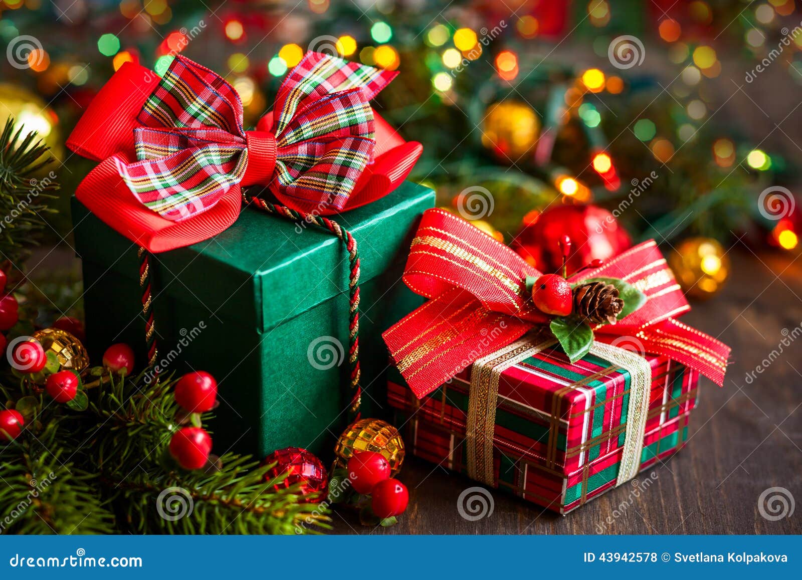 Caixas De Presentes De Natal Foto de Stock - Imagem de barulho, beleza:  43942578, image size:1600x1157