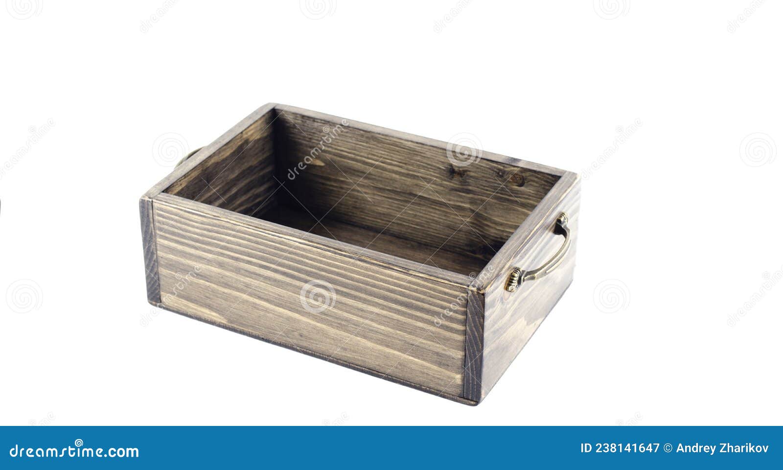 Caja De Madera. Sobre Fondo Blanco. Caja Decorativa De Madera. Imagen de  archivo - Imagen de resina, interior: 238141647