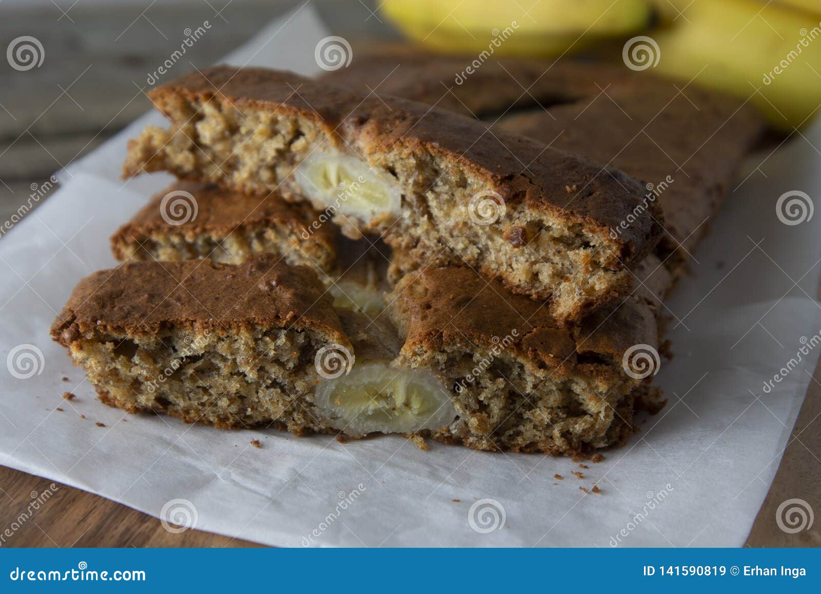 Cake A La Banane Avec De La Farine D Avoine Vue Superieure De Cake A La Banane Fait Maison Sur Le Fond En Bois Idees Et Recettes Image Stock Image Du Anniversaire Cake A La Banane Avec De La Farine D Avoine Vue Superieure De Cake A La Banane Fait Maison Sur Le Fond En Bois Idees Et Recettes Image Stock Image Du Anniversaire