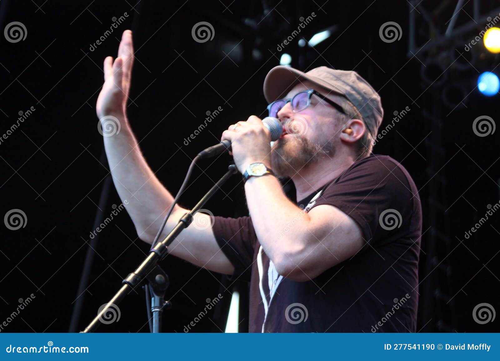 Cake in Concert in New York Editorial Image Image of roper, todd