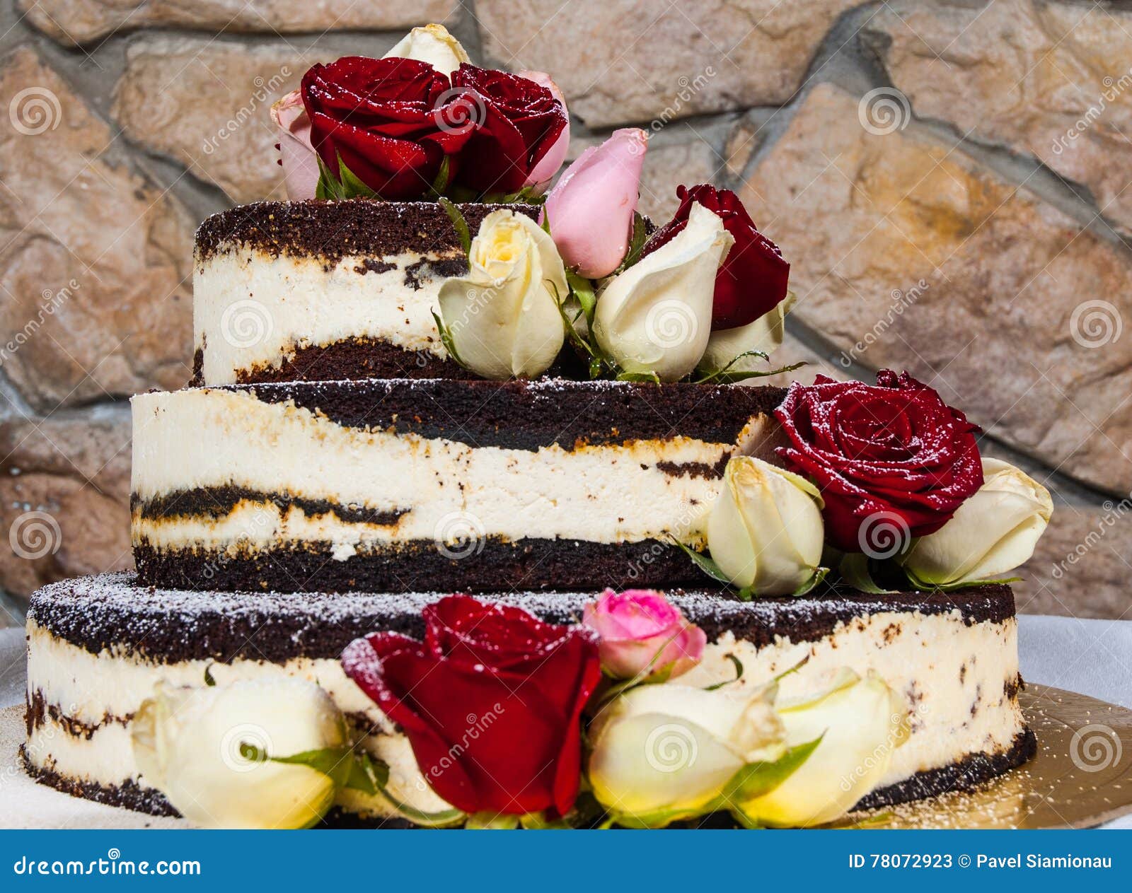 Cake with natural flowers stock image. Image of gourmet 78072923