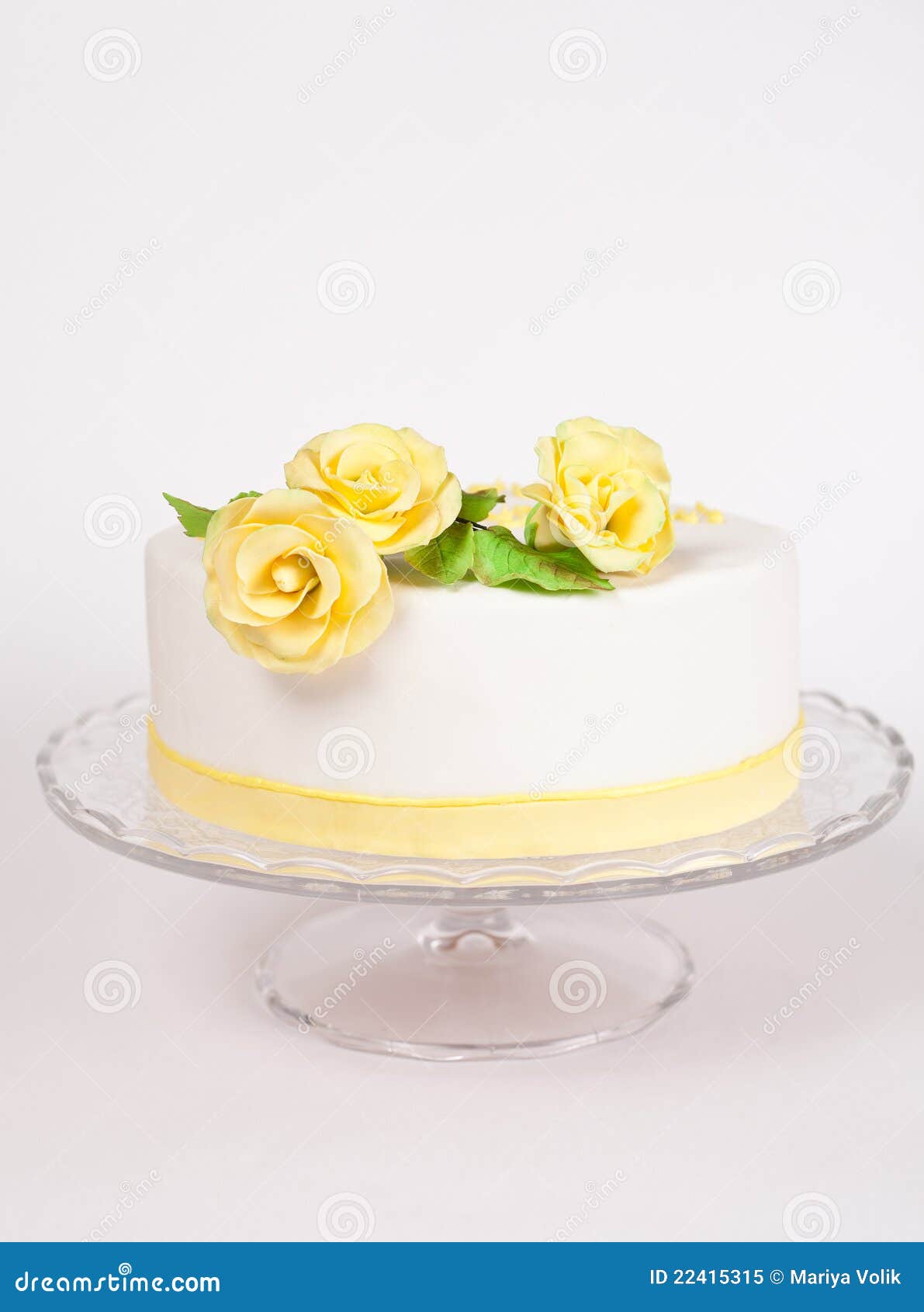 Cake with yellow roses stock image. Image of flowers - 22415315
