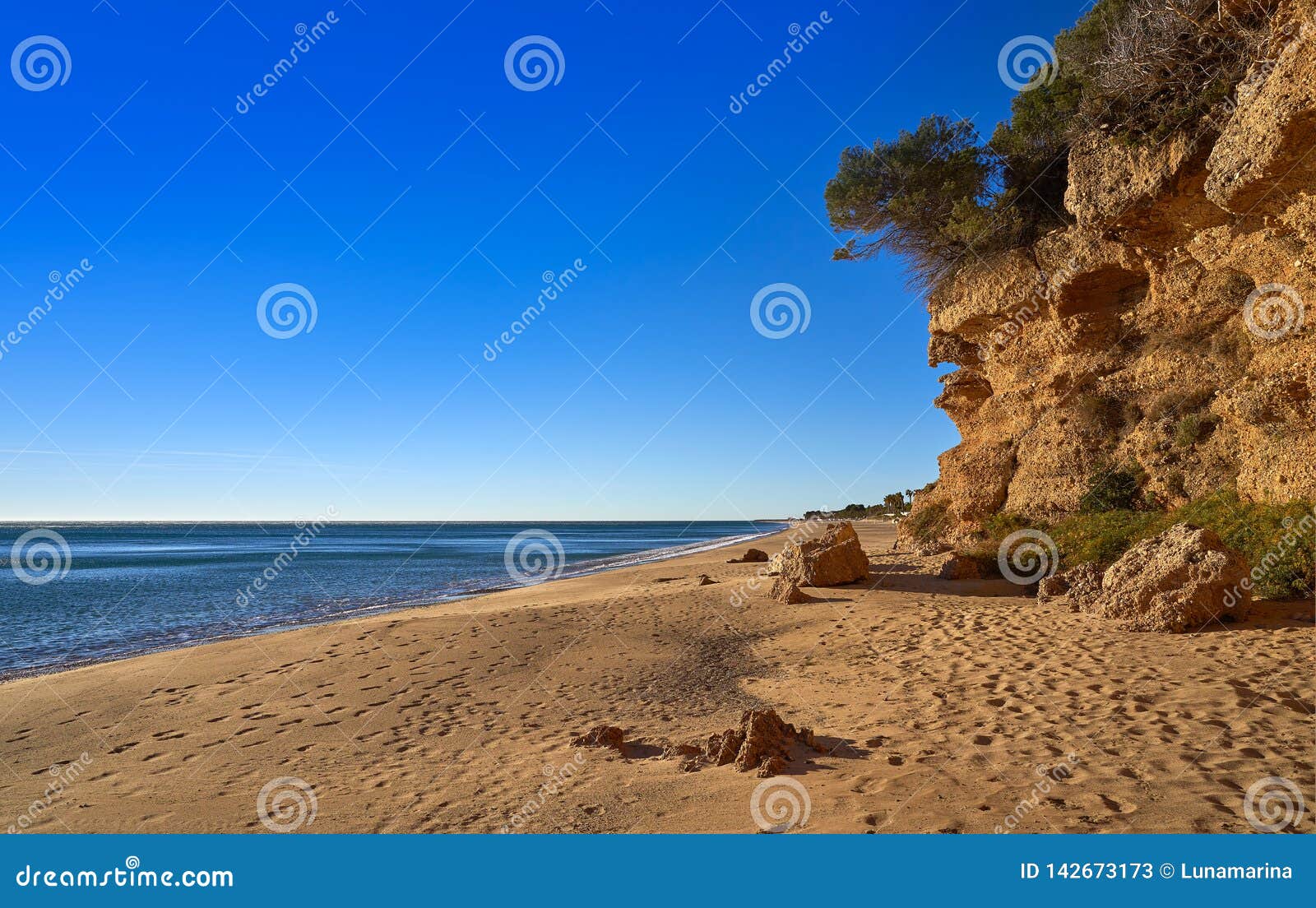 cala pescador beach playa in miami platja