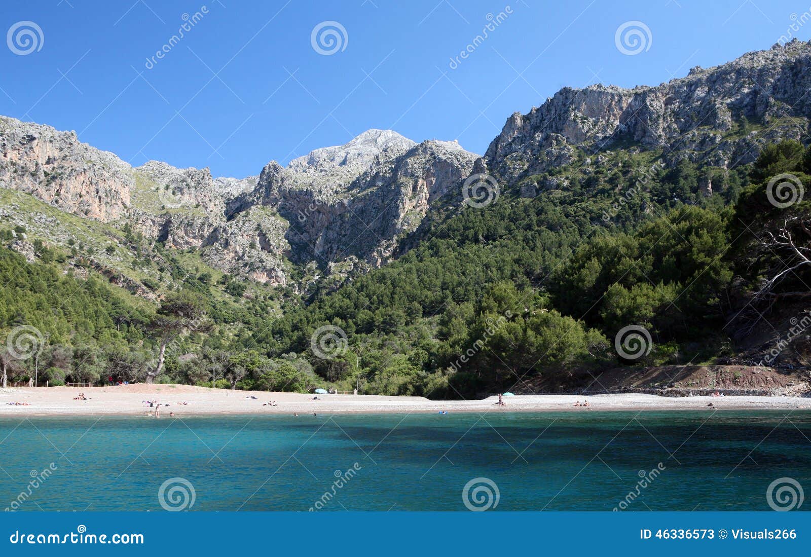 Cala Tuent, Escorca, Mallorca, Espanha. Cala Tuent do mar, situado na cordilheira de Tramuntana de Majorca, Espanha