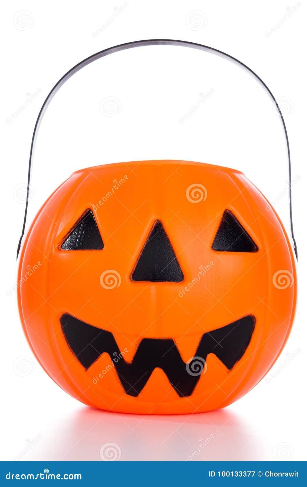 Calabaza Del Plástico Del Feliz Halloween Imagen de archivo - Imagen de  oscuro, asustadizo: 100133377