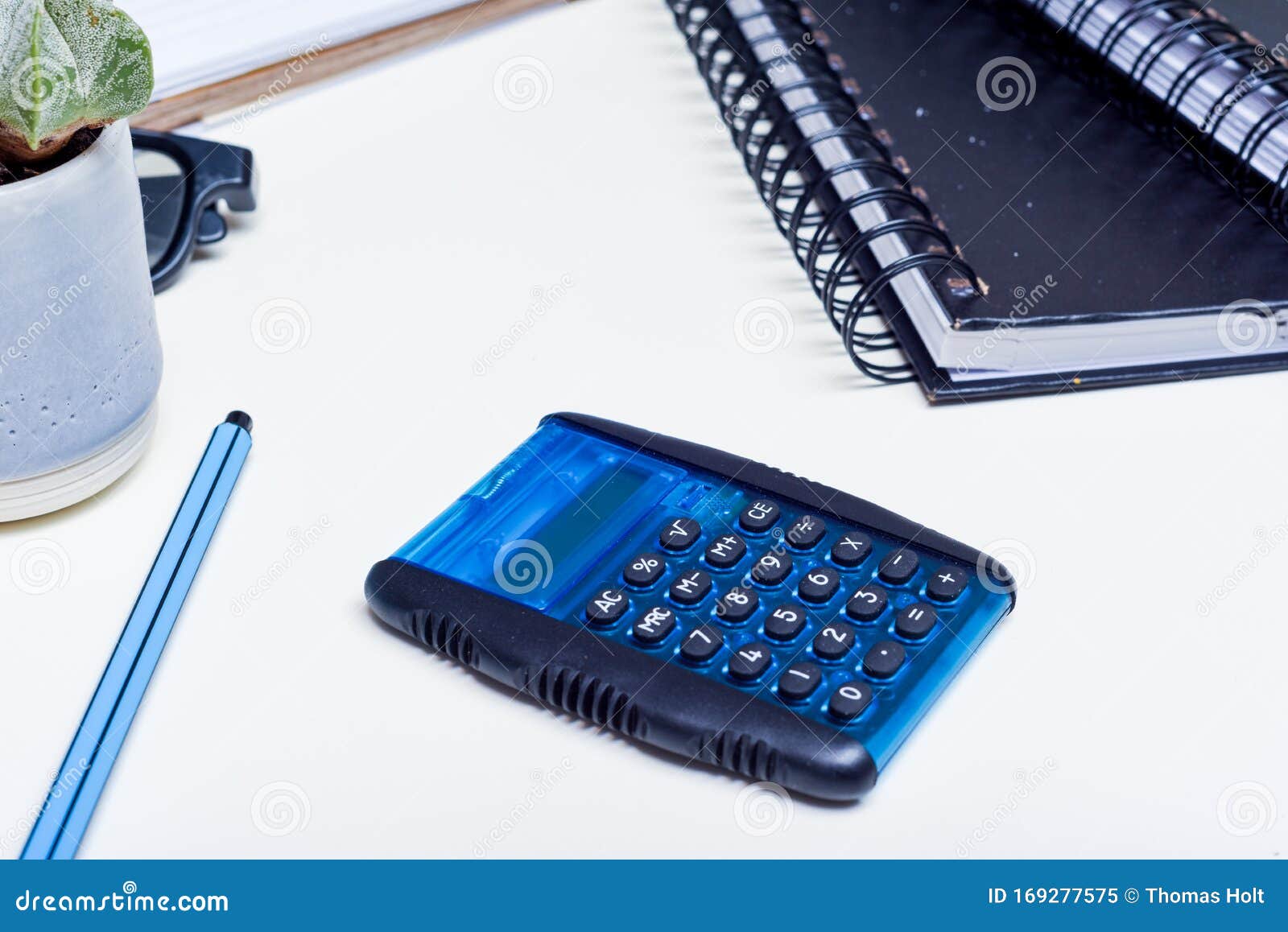 calculating-tax-return-numbers-and-figures-on-office-desk-concept-for