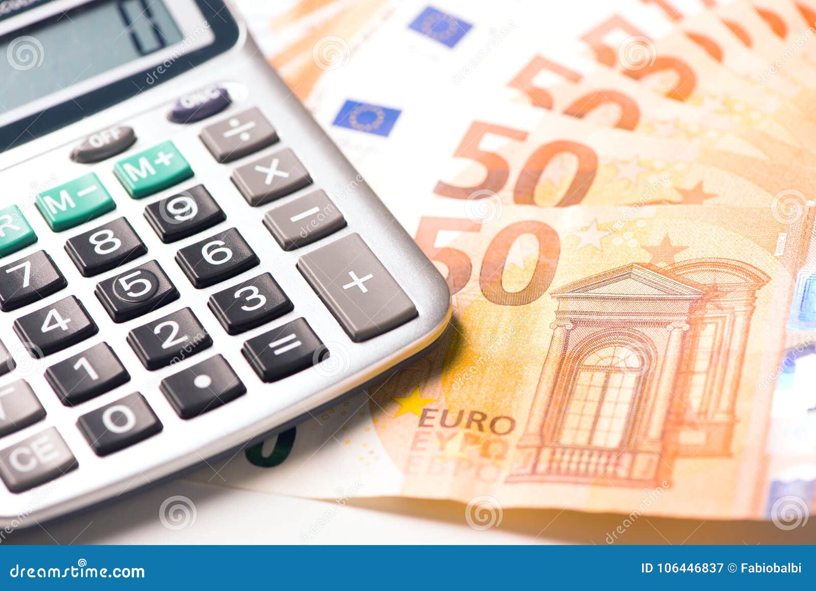 Калькулятор евро в доллары на сегодня. Калькулятор евро. Купить продать валюту калькулятор.