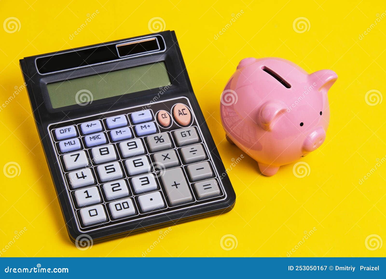 Calculatrice Et Tirelire Jaune Arrière-concept Famille Budget Et Affaires  Photo stock - Image du budget, investissement: 254165442