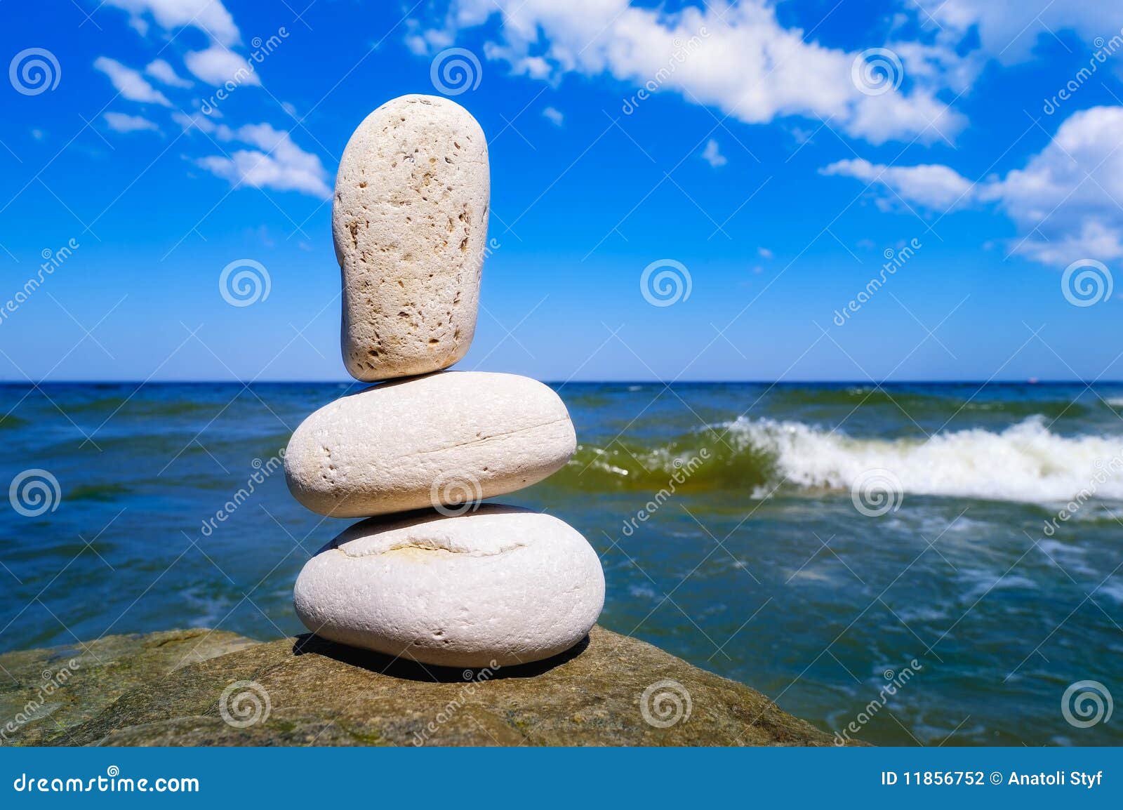 Calculus arkivfoto. Bild av grus, kust, equilibrium, kullersten - 11856752