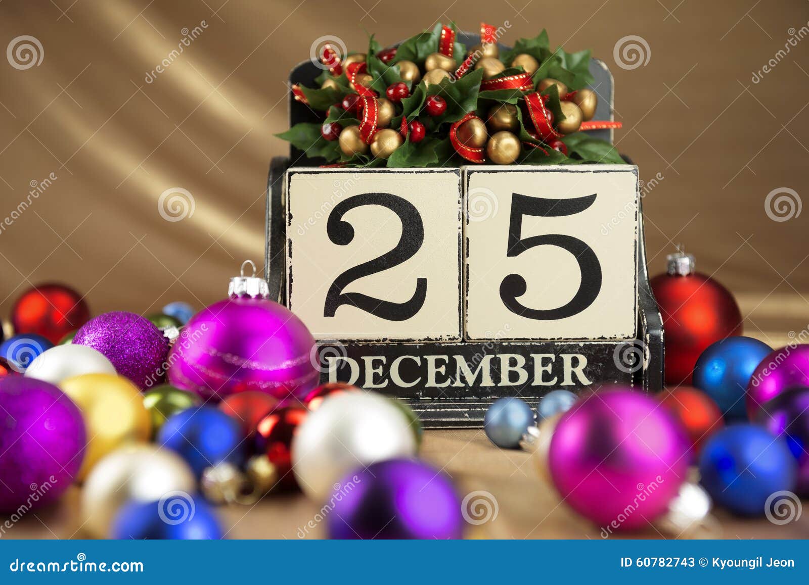 Calendario De La Navidad Con El 25 De Diciembre En Bloques De Madera Imagen  de archivo - Imagen de acebo, navidad: 60782743