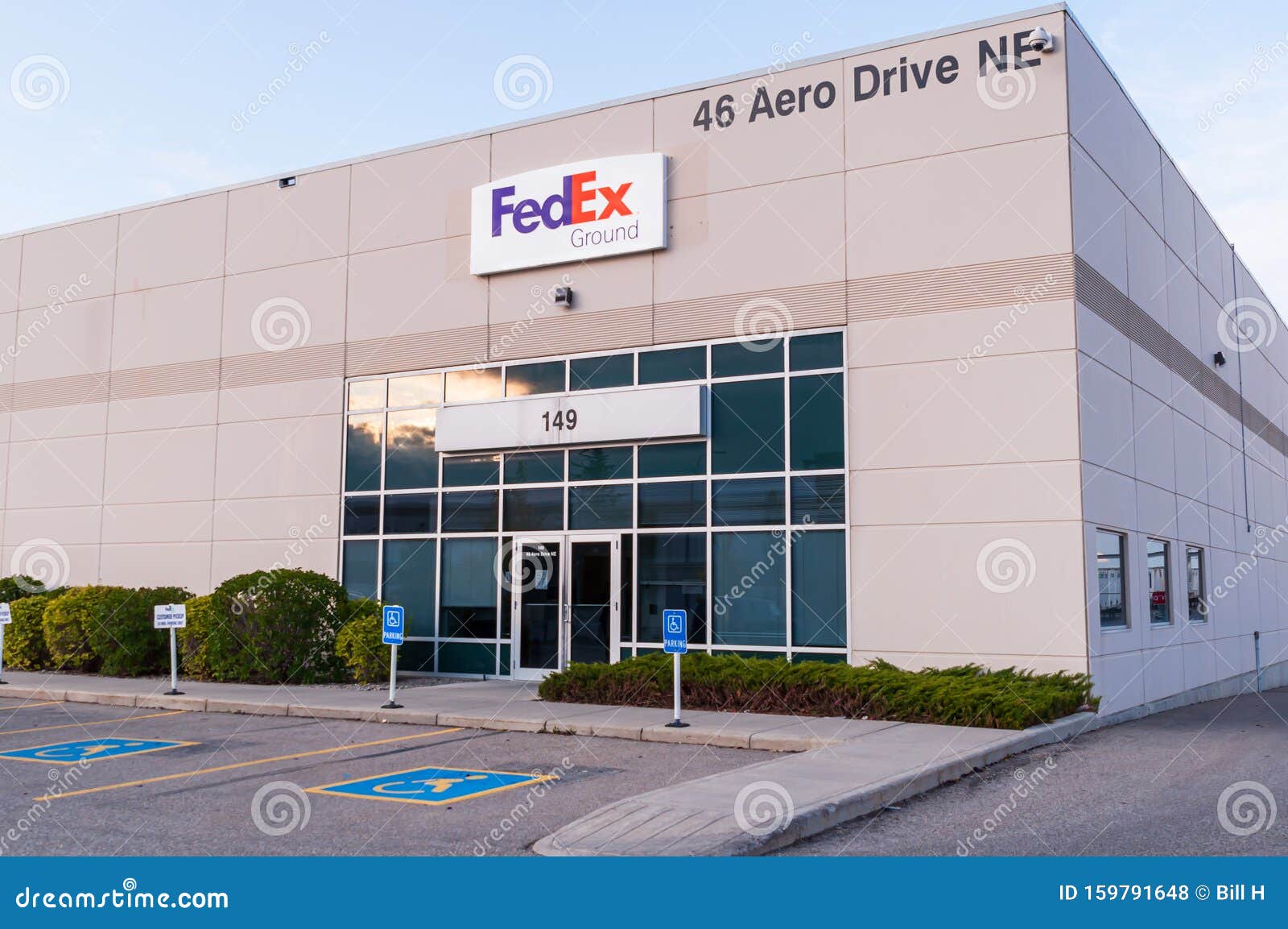Calgary, Alberta, Canada 9/26/2019 the FedEx Building Editorial Stock ...