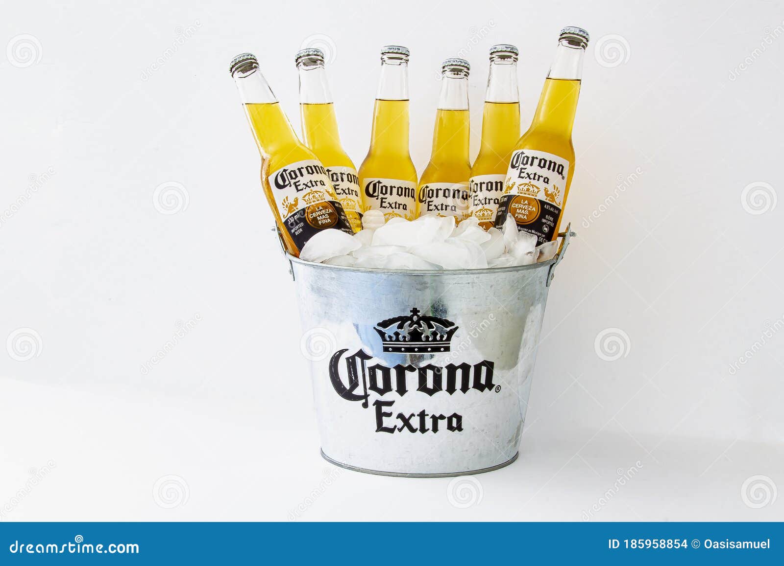 Beers Ice Bucket Stock Photos - & Stock Photos from Dreamstime
