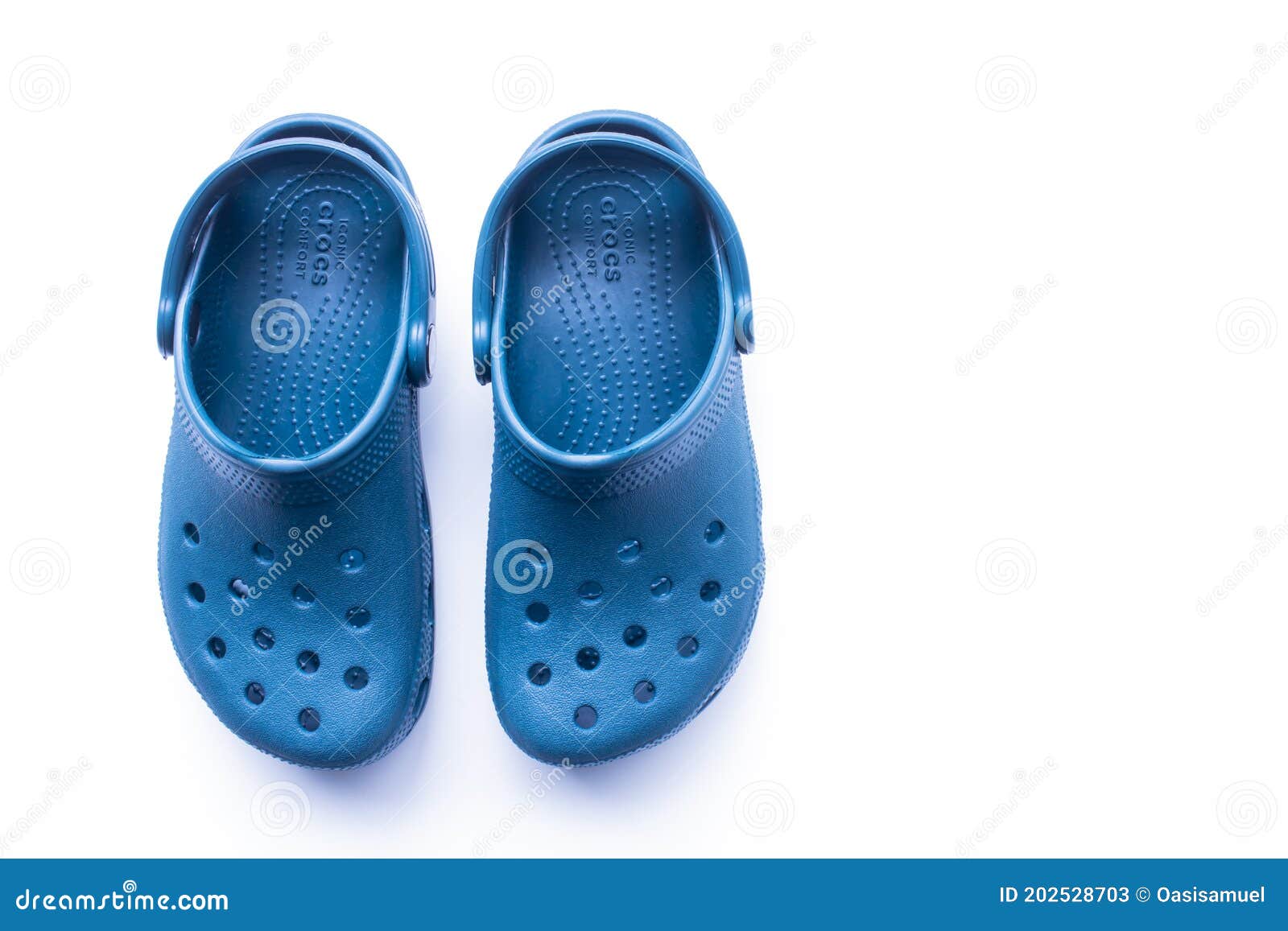 crocs free pair canada