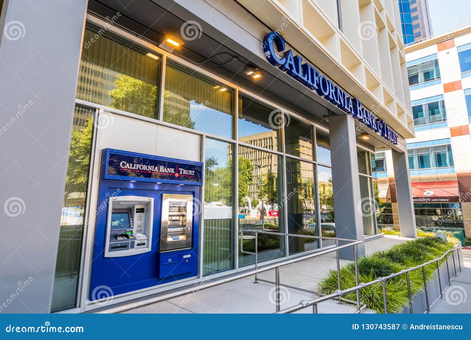 California Bank & Trust Branch Editorial Photography - Image of branch ...