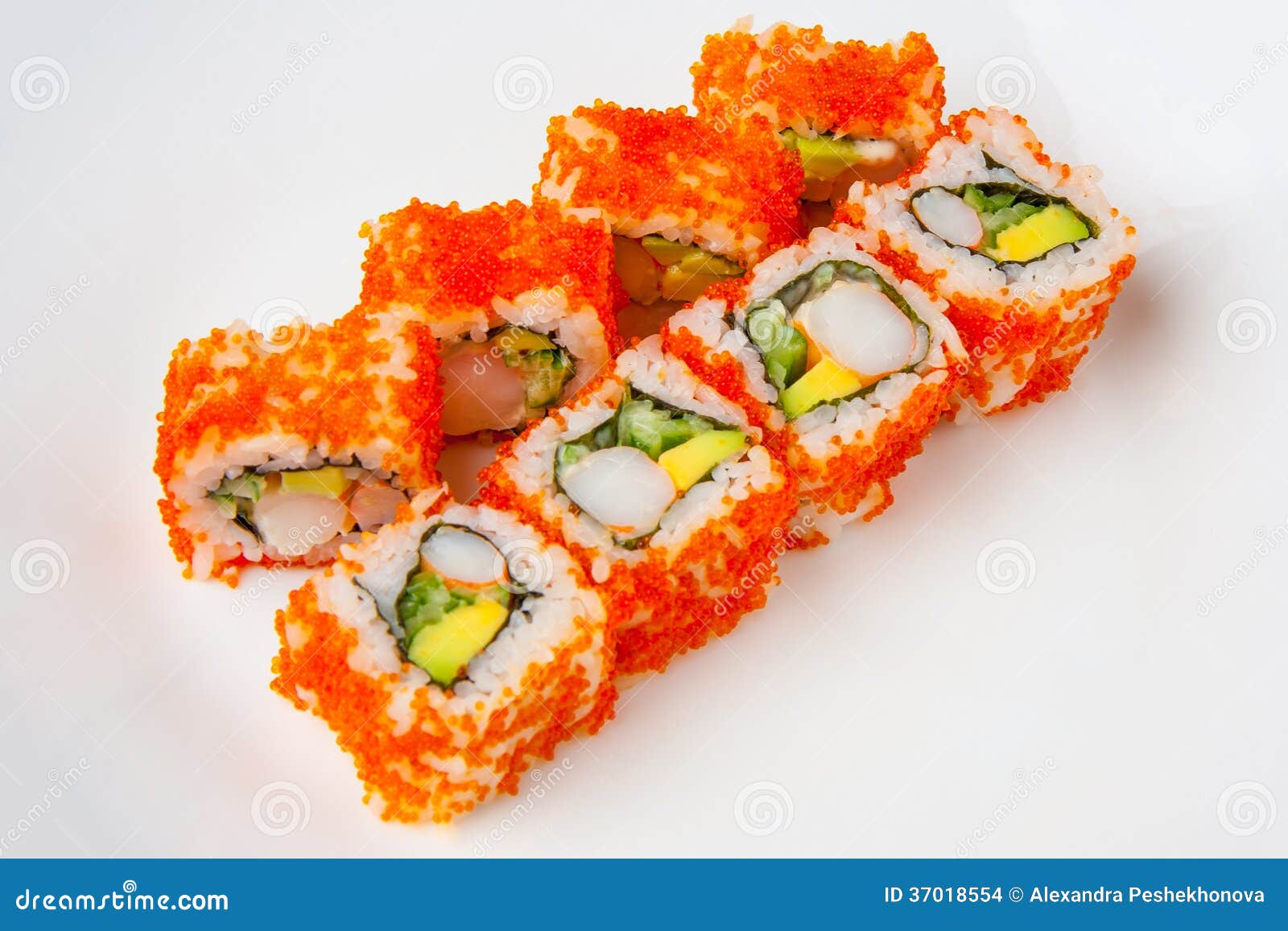 california-roll-shrimp-tobiko-avocado-japanese-mayonnaise-37018554.jpg