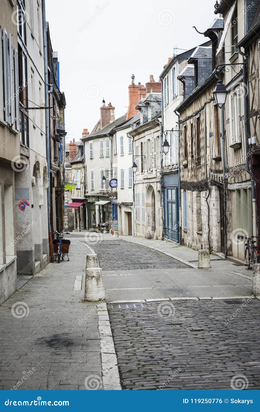 Calle De Bourges Bourges Francia Foto De Archivo Imagen De Francia Turismo