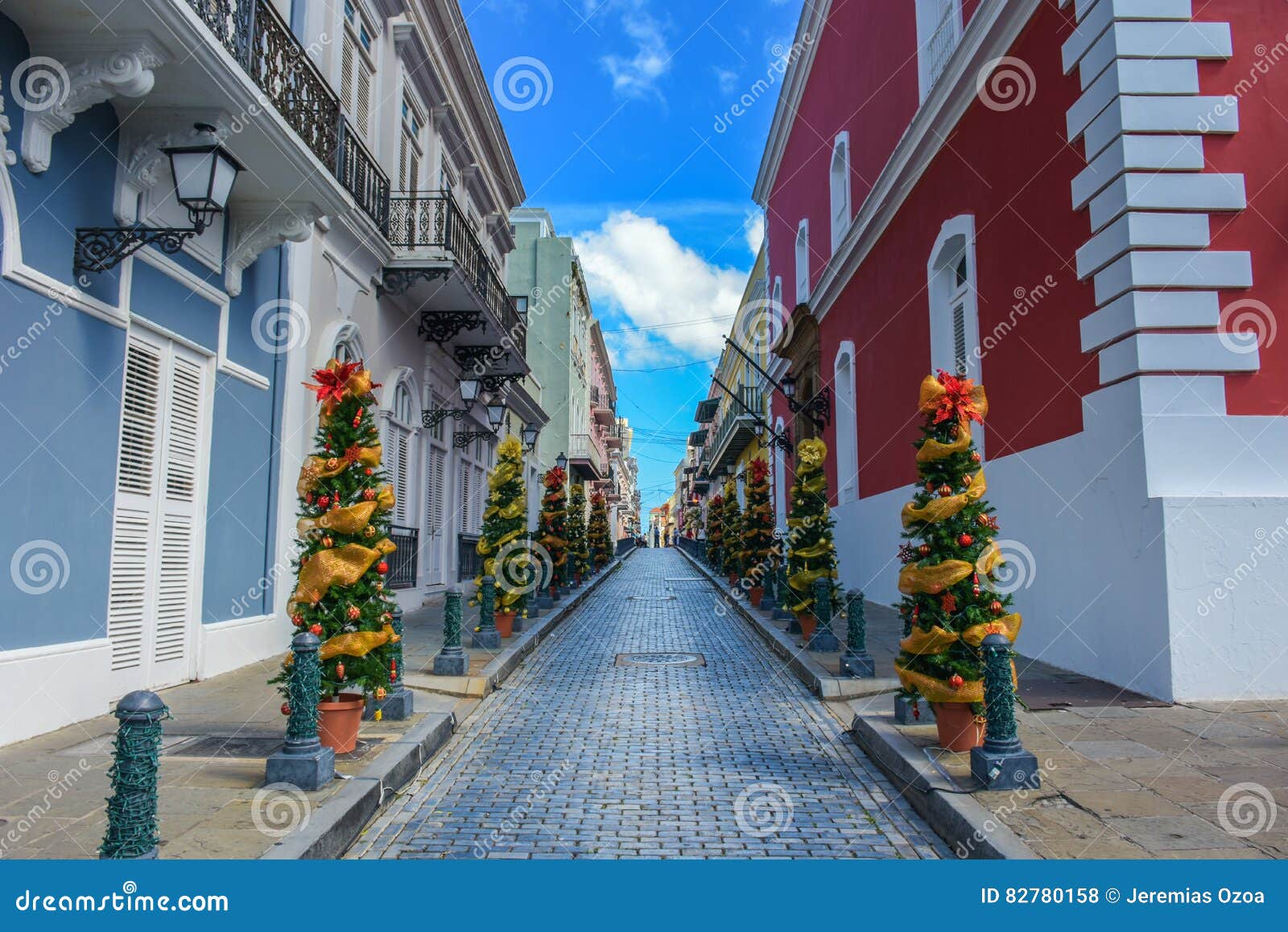 calle la fortaleza old san juan