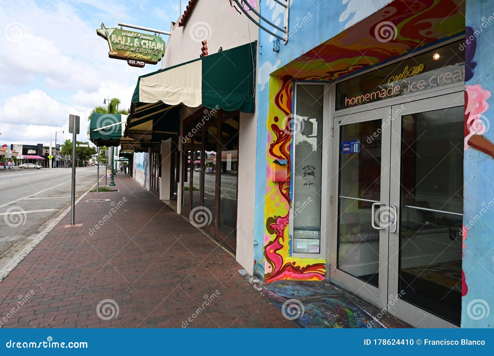 Calle Ocho - Eigth Street - in Miami, Florida Under Coronavirus Hotel, Bar  and Restaurant Closures. Editorial Image - Image of order, sidewalk:  178624410