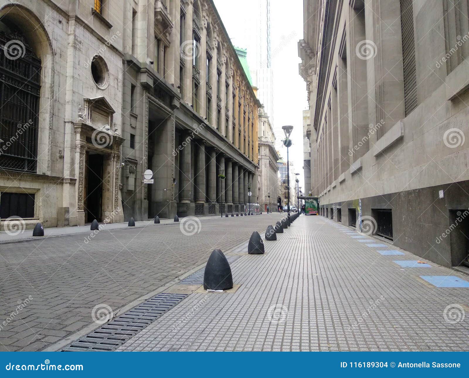 calle reconquista en ciudad de buenos aires