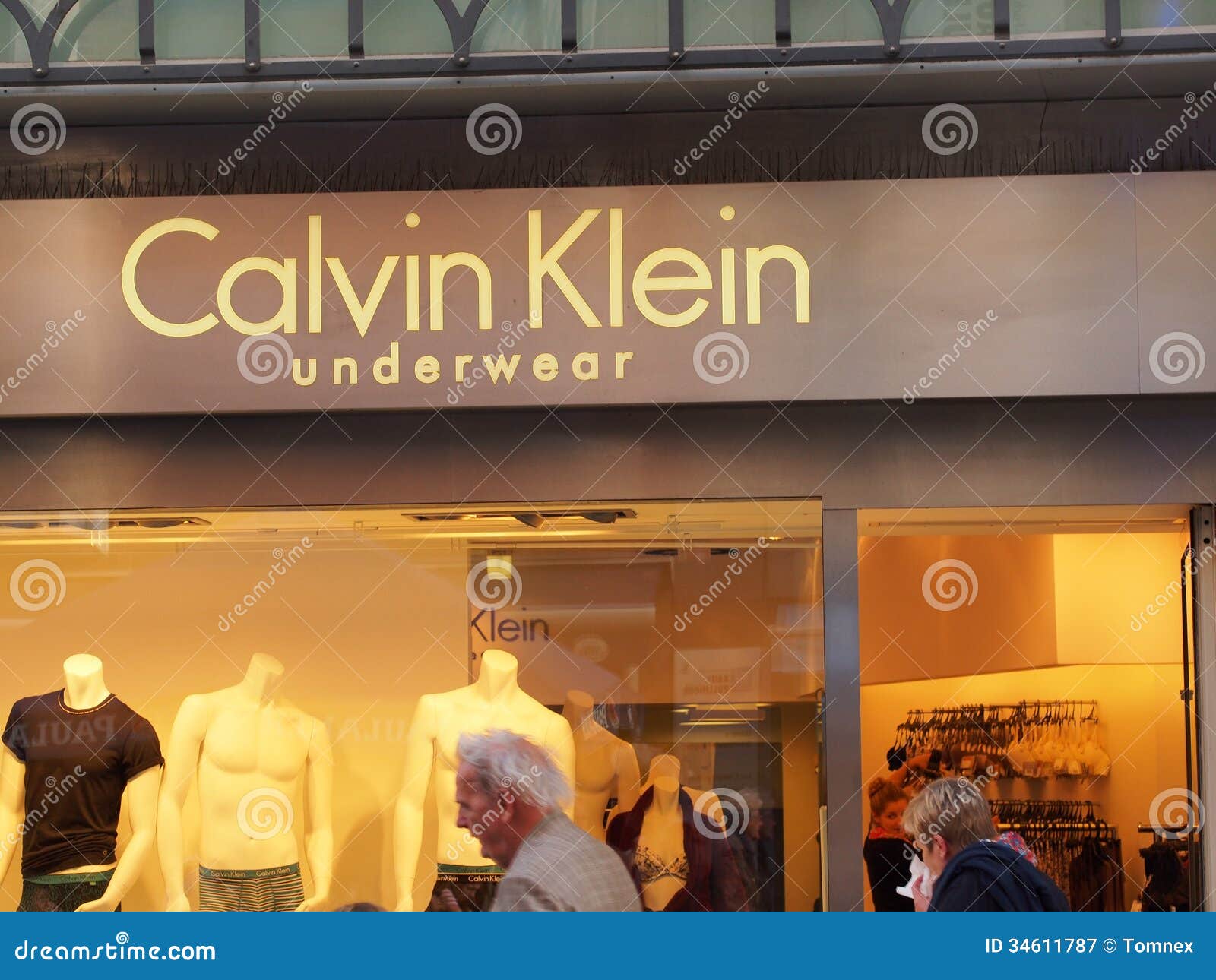 Calvin Klein redaktionelles stockfotografie. von platz - 34611787