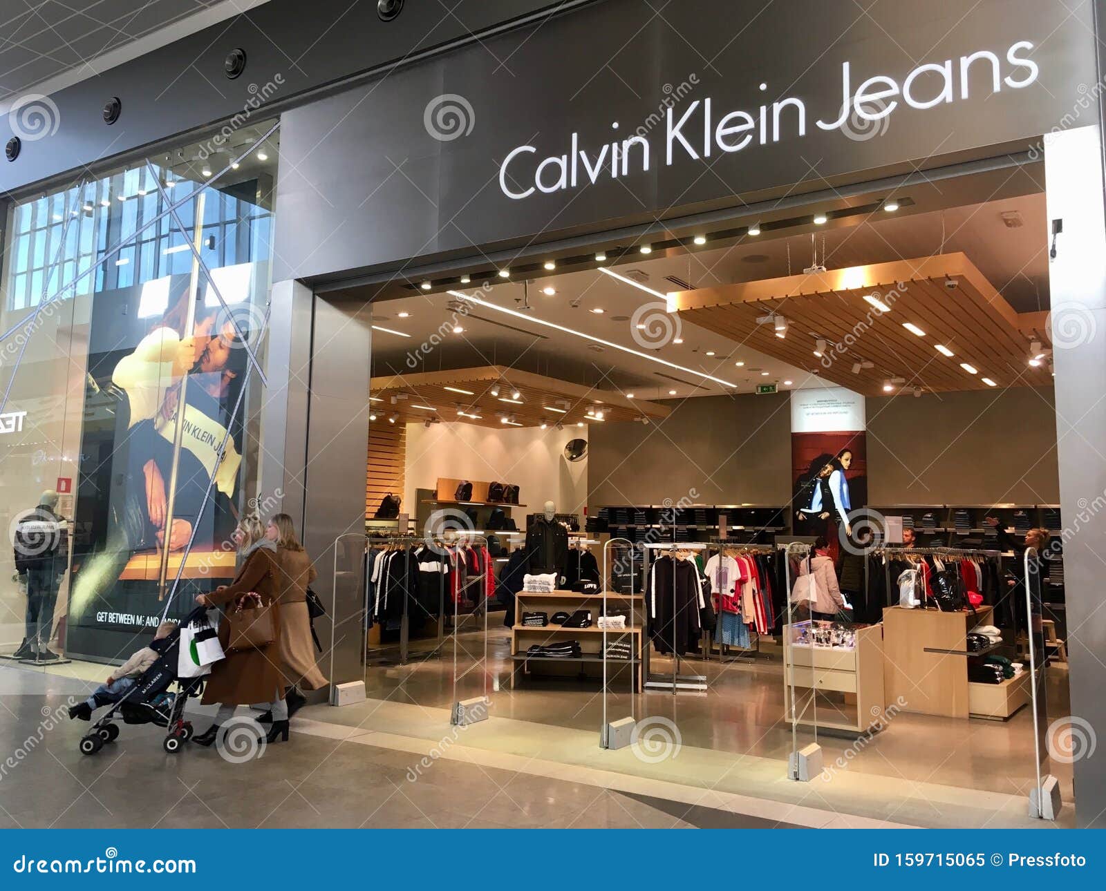 Calvin Klein Jeans Store Editorial Image - Image of glass, lifestyle: 159715065