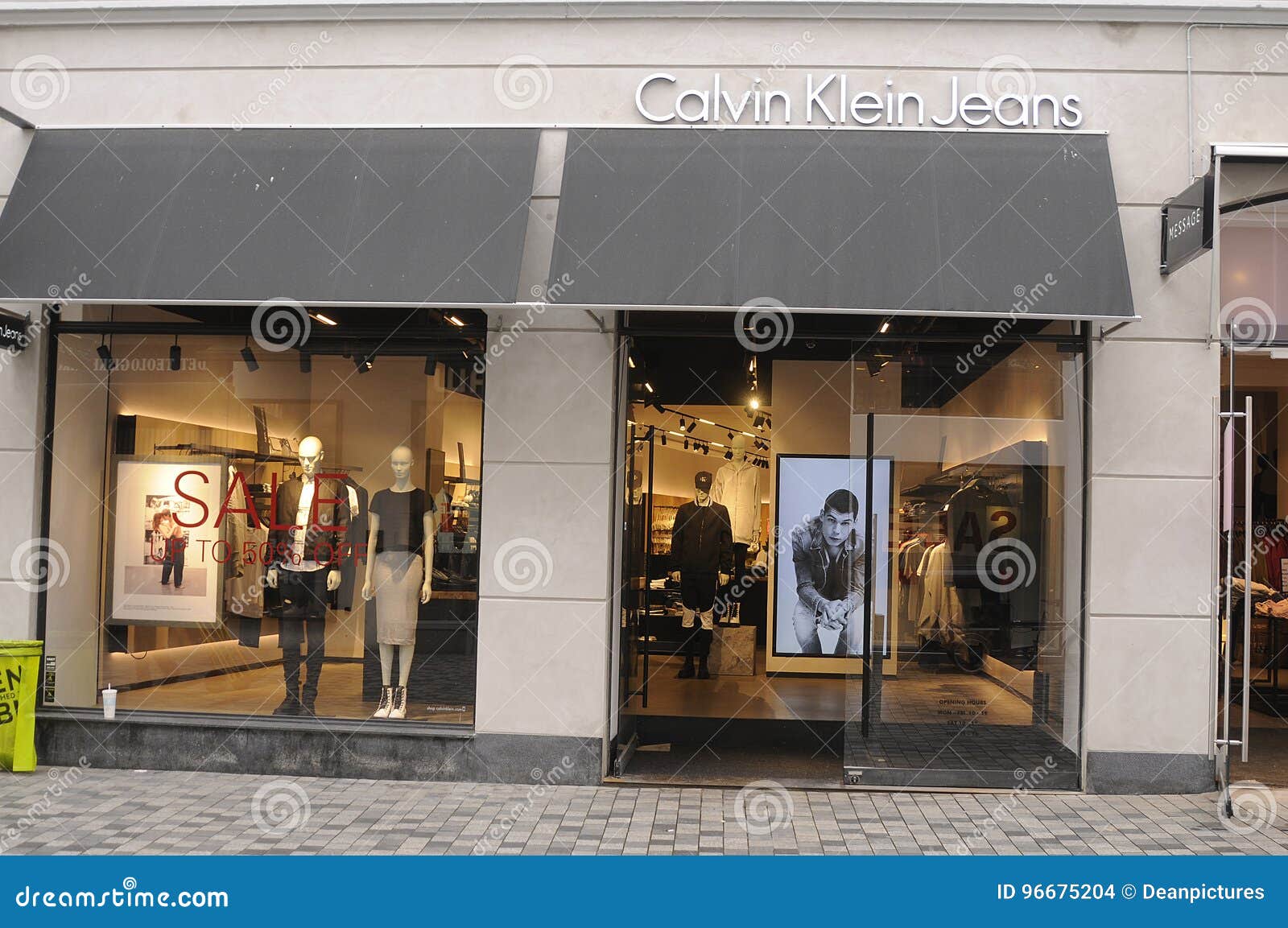 Produktionscenter anekdote Terapi CALVIN KLEIN JEANS STORE editorial stock image. Image of copenhagen -  96675204