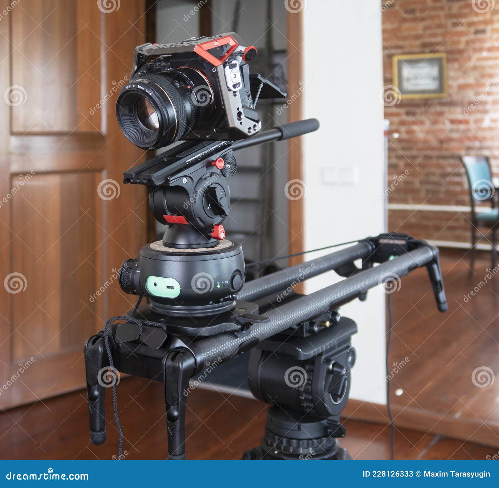 Caméra vidéo numérique professionnelle. accessoires pour caméras