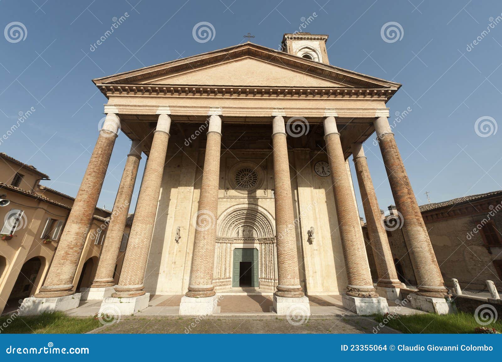 Camerino, Iglesia De San Venancio Foto de archivo Imagen de columna