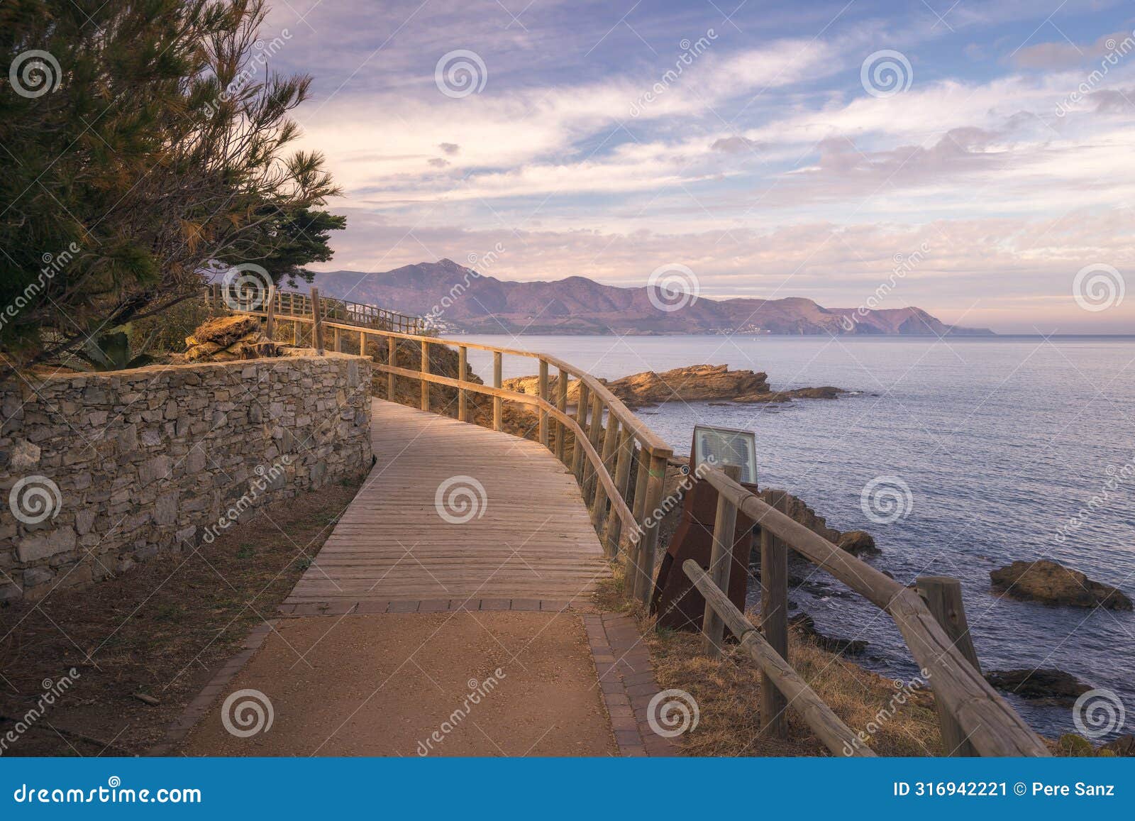 cami de ronda, a coastal path from llanÃÂ§a to port de la selva, catalonia