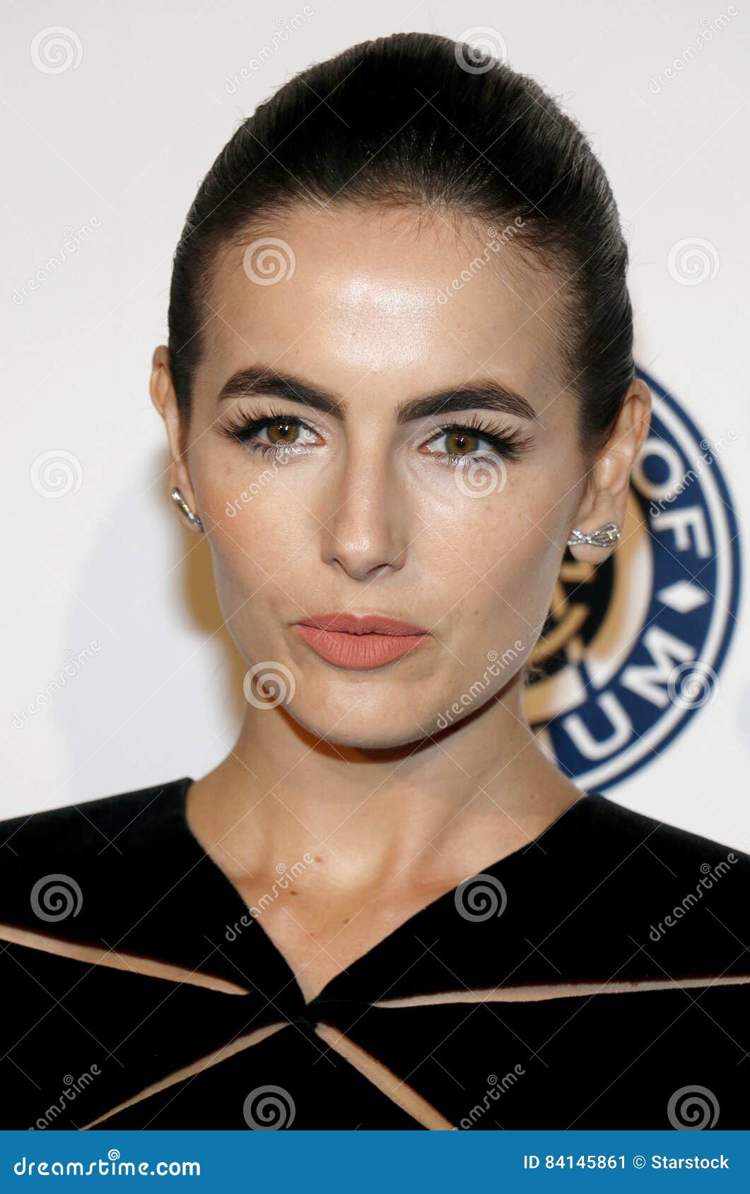 Camilla Belle bij de Kunst van Elysium die de 10de Verjaardag vieren hield bij de Rode Studio's in Los Angeles, de V.S. op 7 Januari, 2017