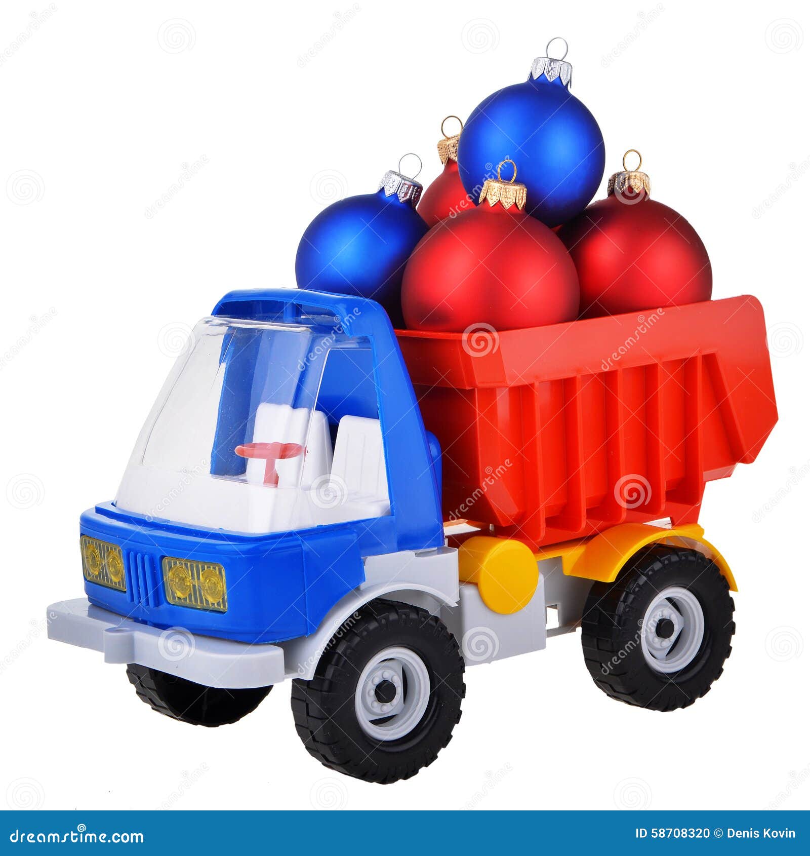 Um grande caminhão de brinquedo de plástico isolado no fundo branco