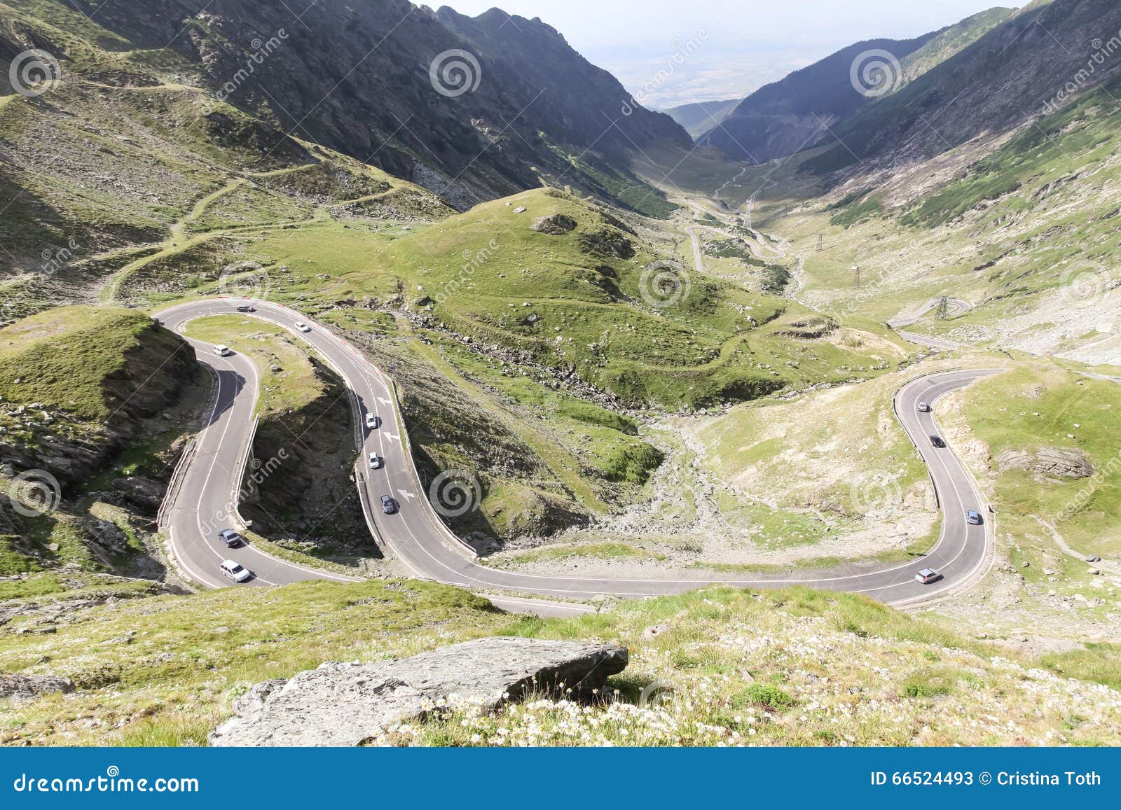 Imagen del camino de la montaña de Transfagarasan, el camino más famoso de Rumania Es un lugar muy hermoso y salvaje