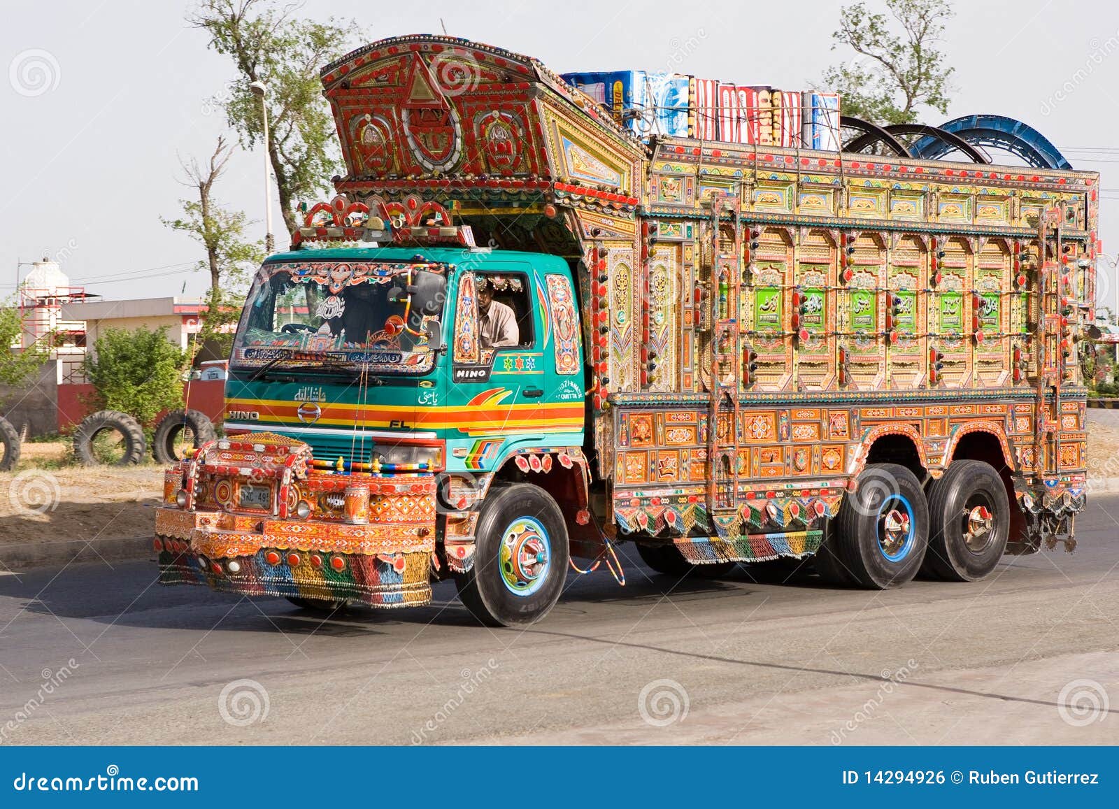 Camion au Pakistan photo éditorial. Image du route, chargement 14294926