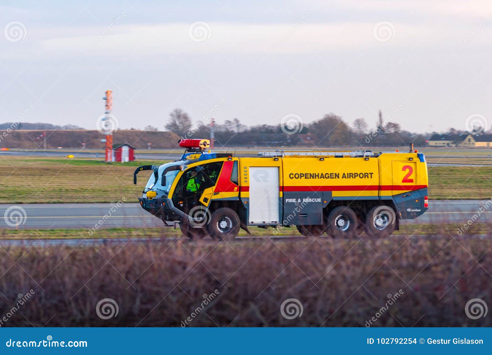 camion de pompier aéroport