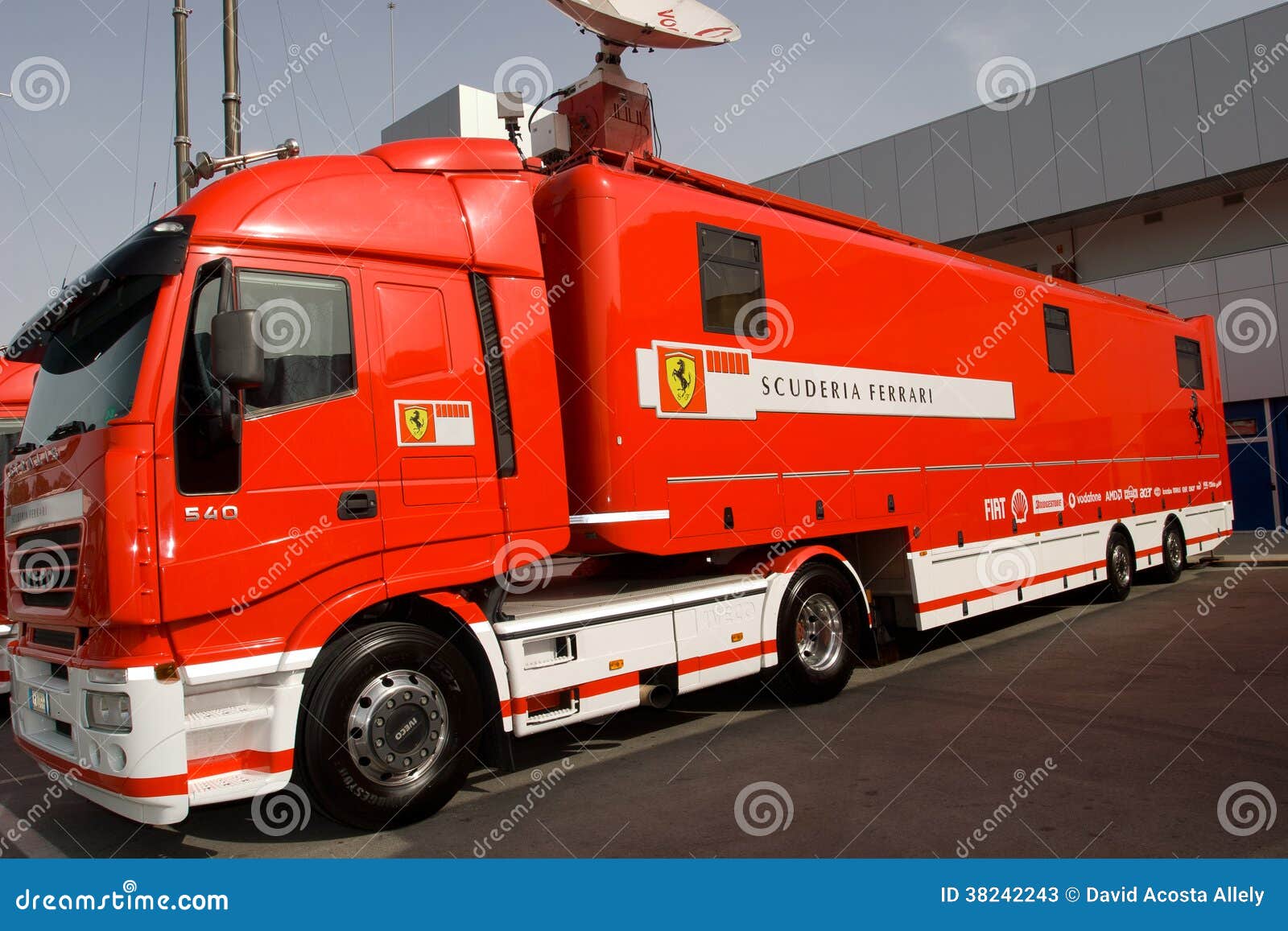 Camion di Scuderia Ferrari fotografia stock editoriale. Immagine di potenza  - 38242243