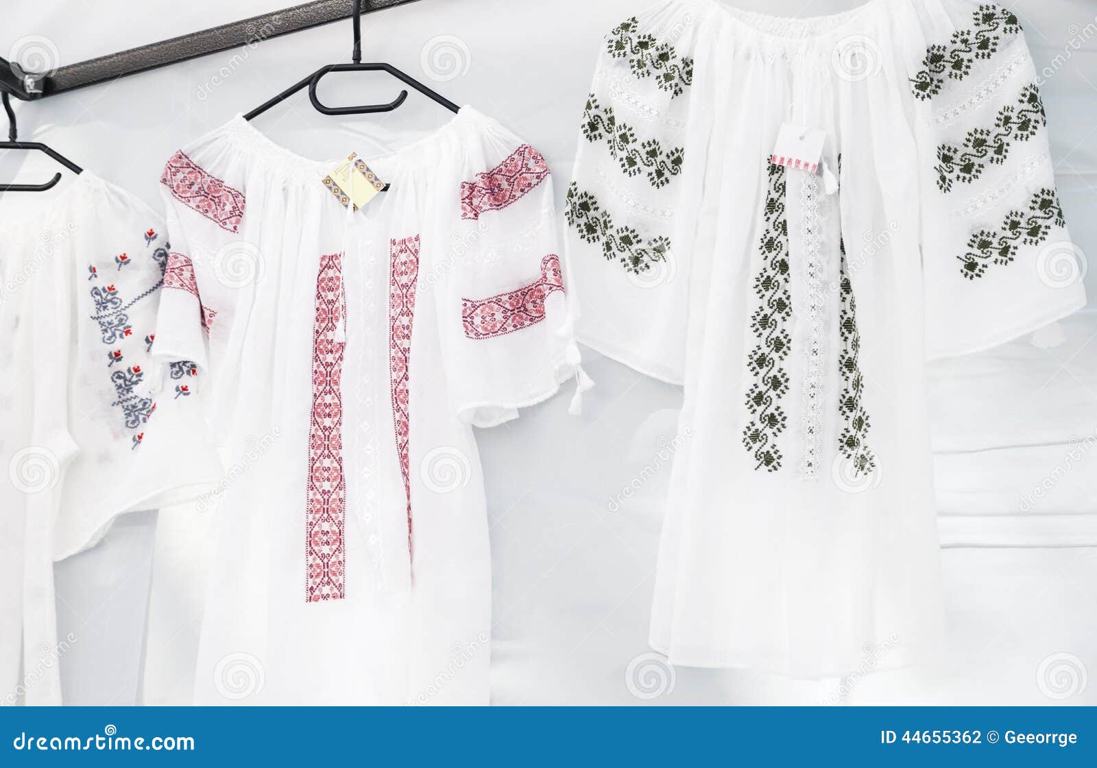 Camisas Tradicionales Rumanas Fotos stock - libres de de Dreamstime