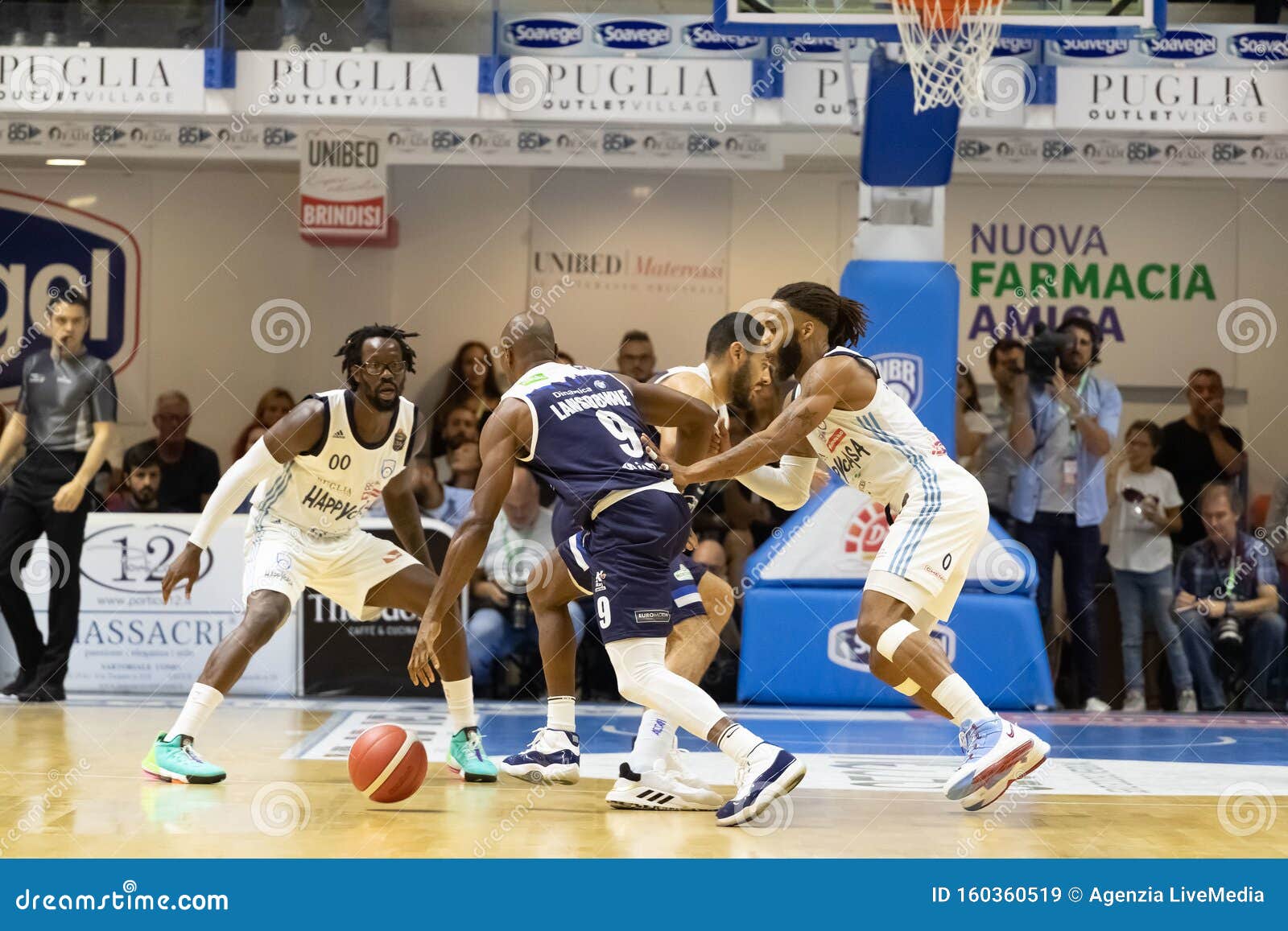 Campeonato Italiano De Basquete Serie Feliz Casa Brindisi Vs Germani Basket  Brescia Imagem de Stock Editorial - Imagem de fotografia, john: 160360544