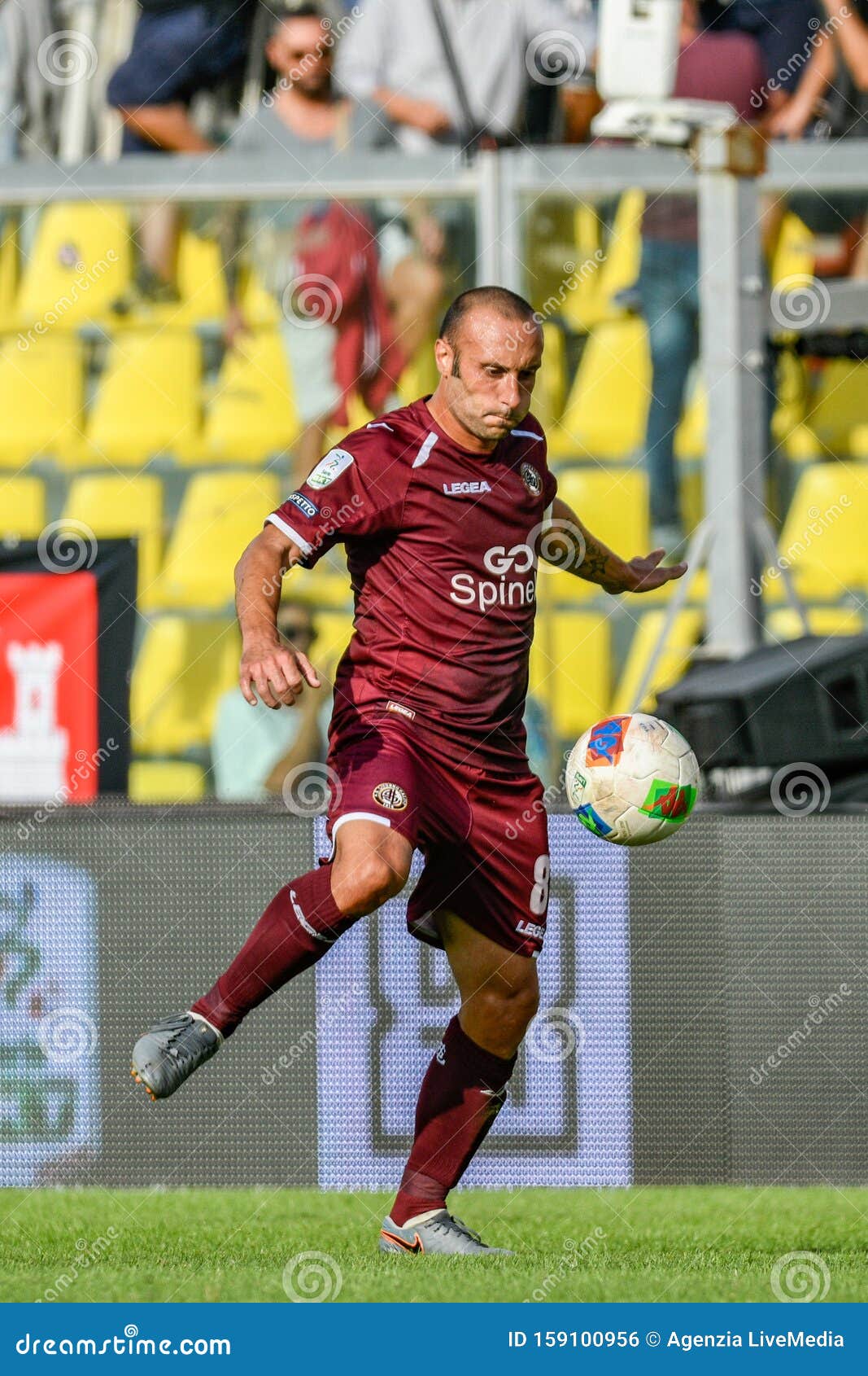 Campeonato Italiano De Futebol Serie B De Livorno Vs Pordenone Imagem  Editorial - Imagem de editorial, fotografia: 159100820