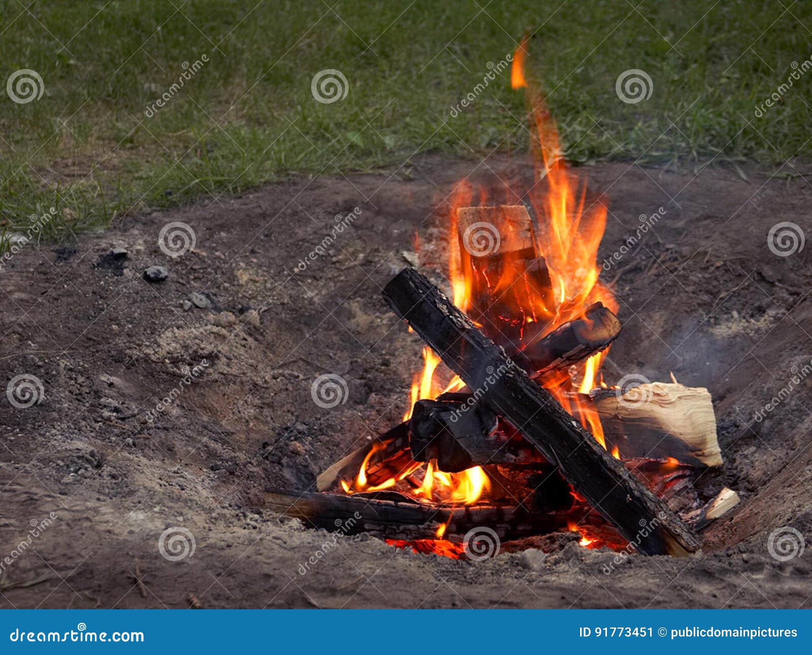 Campfire Picture. Image: 91773451