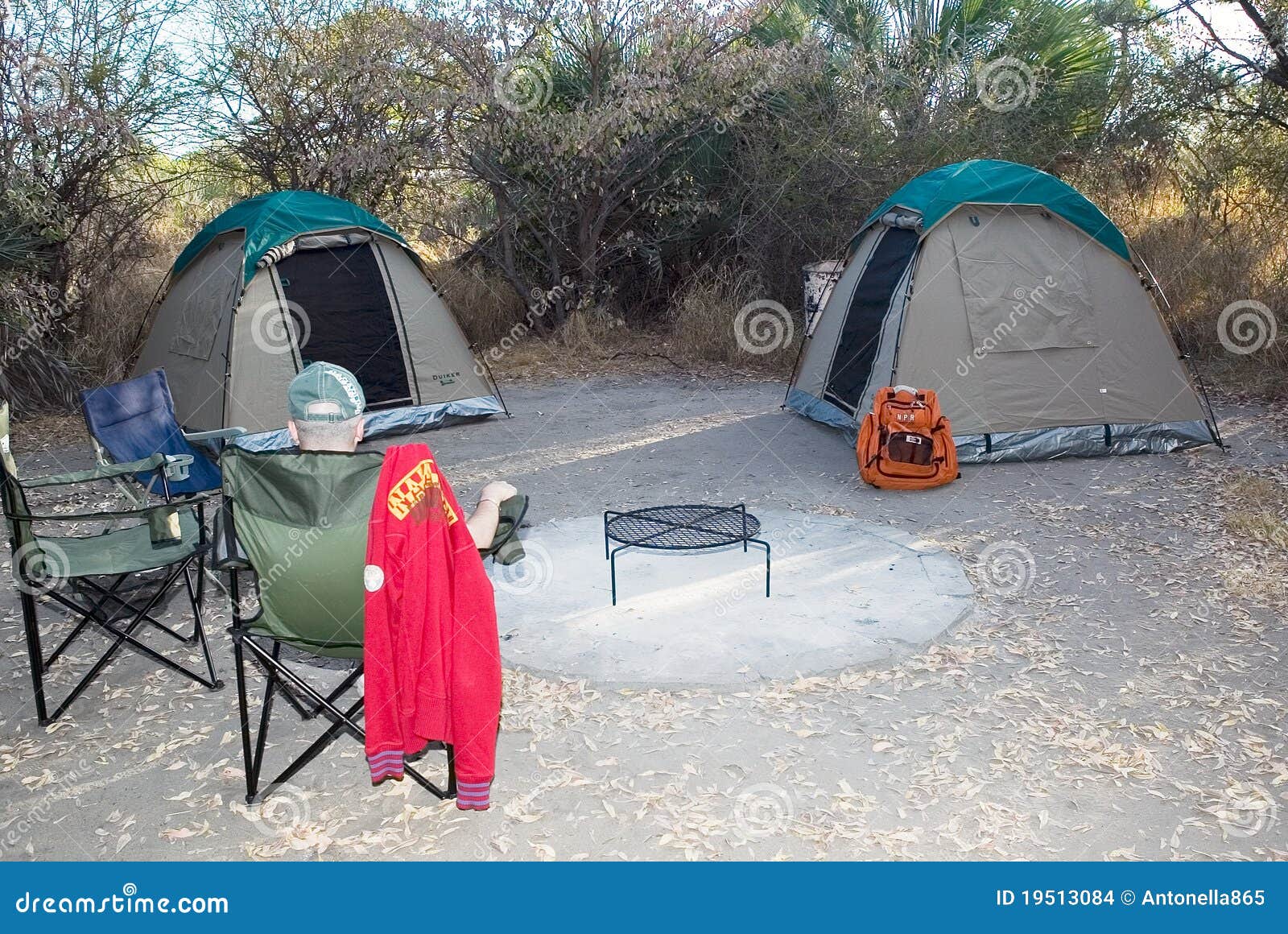Camping in the bush editorial stock image. Image of wooded 19513084