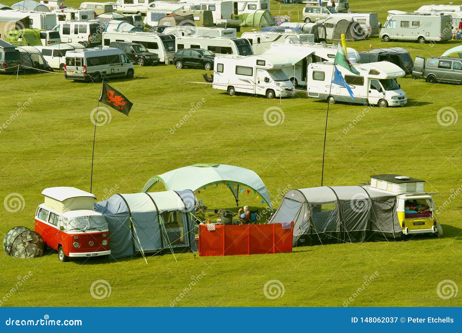 Camping in Chester Racecourse Editorial Photography Image of meetings, grass 148062037