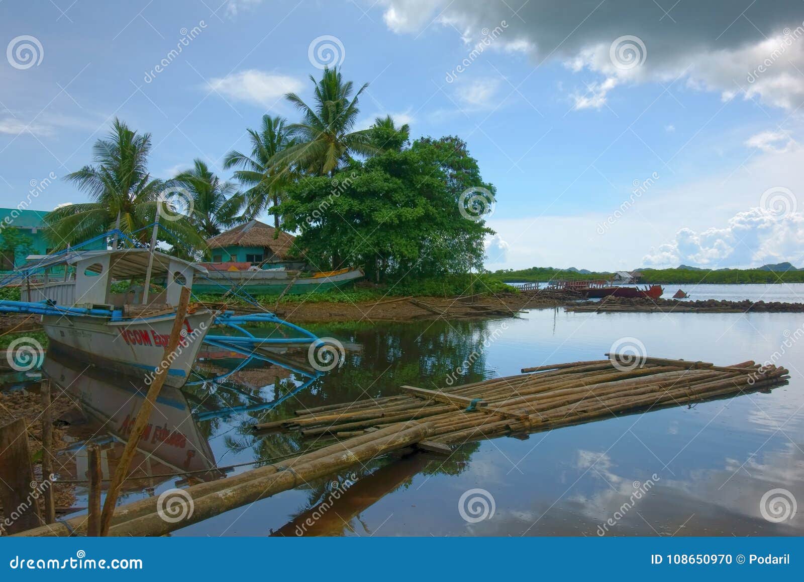 Campo filipino imagen editorial. Imagen de embarcadero 108650970