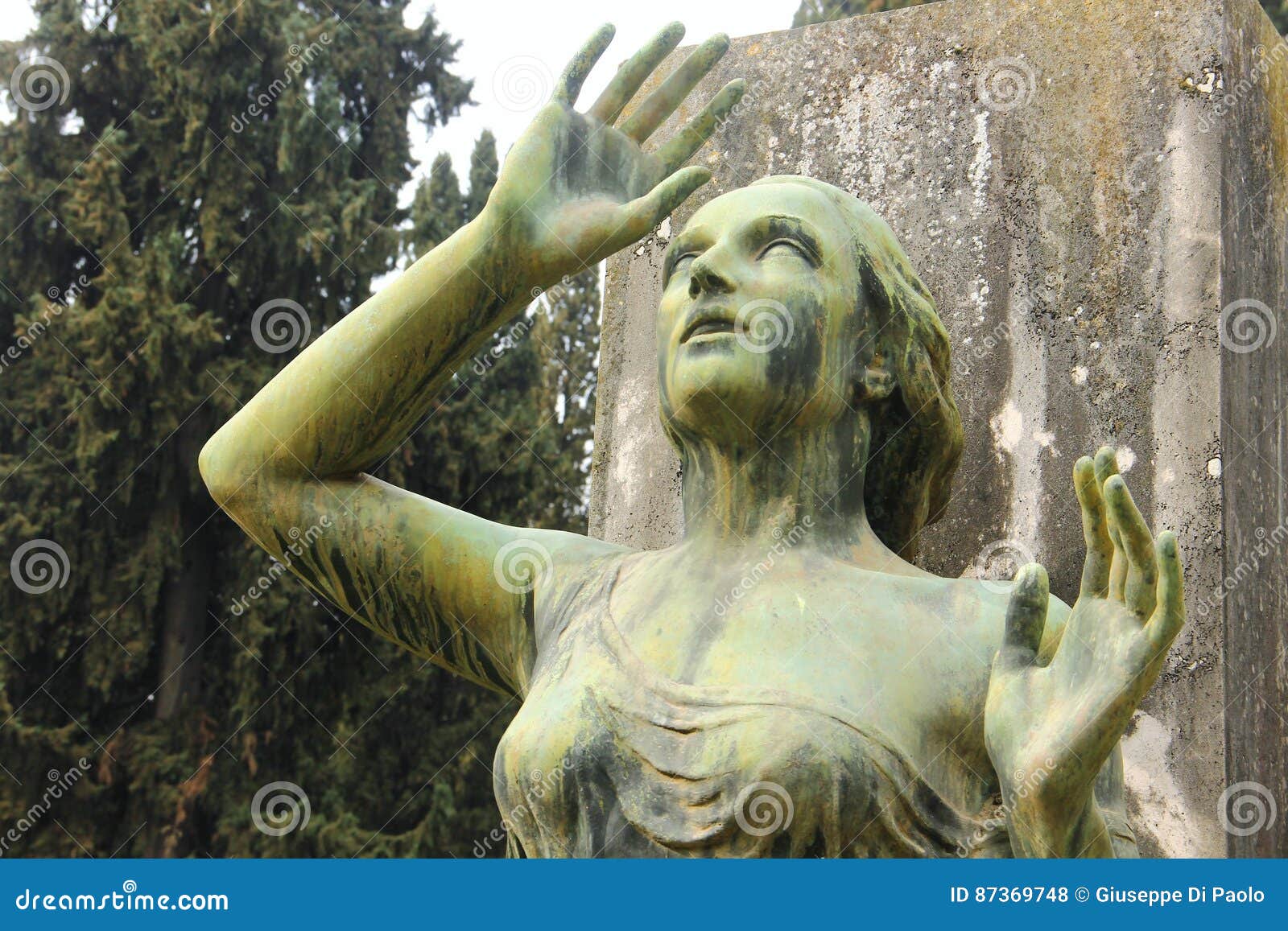 campo verano cemetery in rome