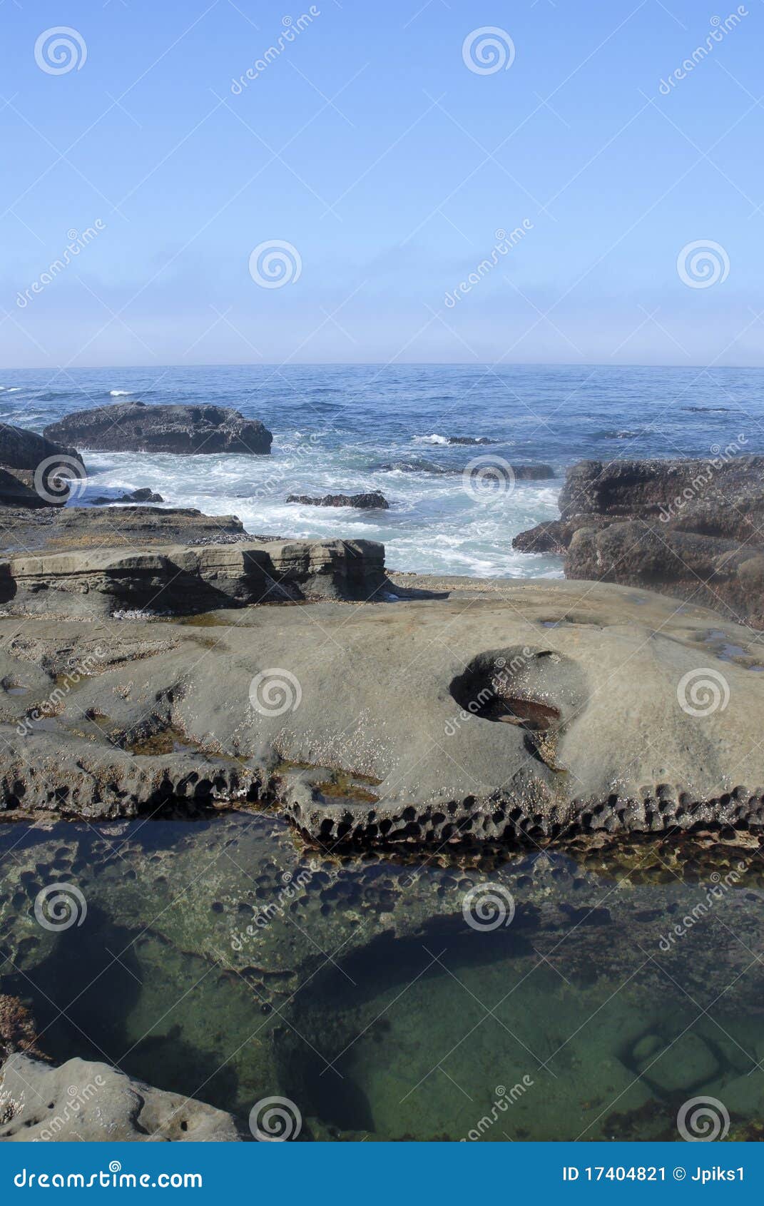 Canada śladu westcoast. Plażowy Canada skalisty terenu śladu westcoast