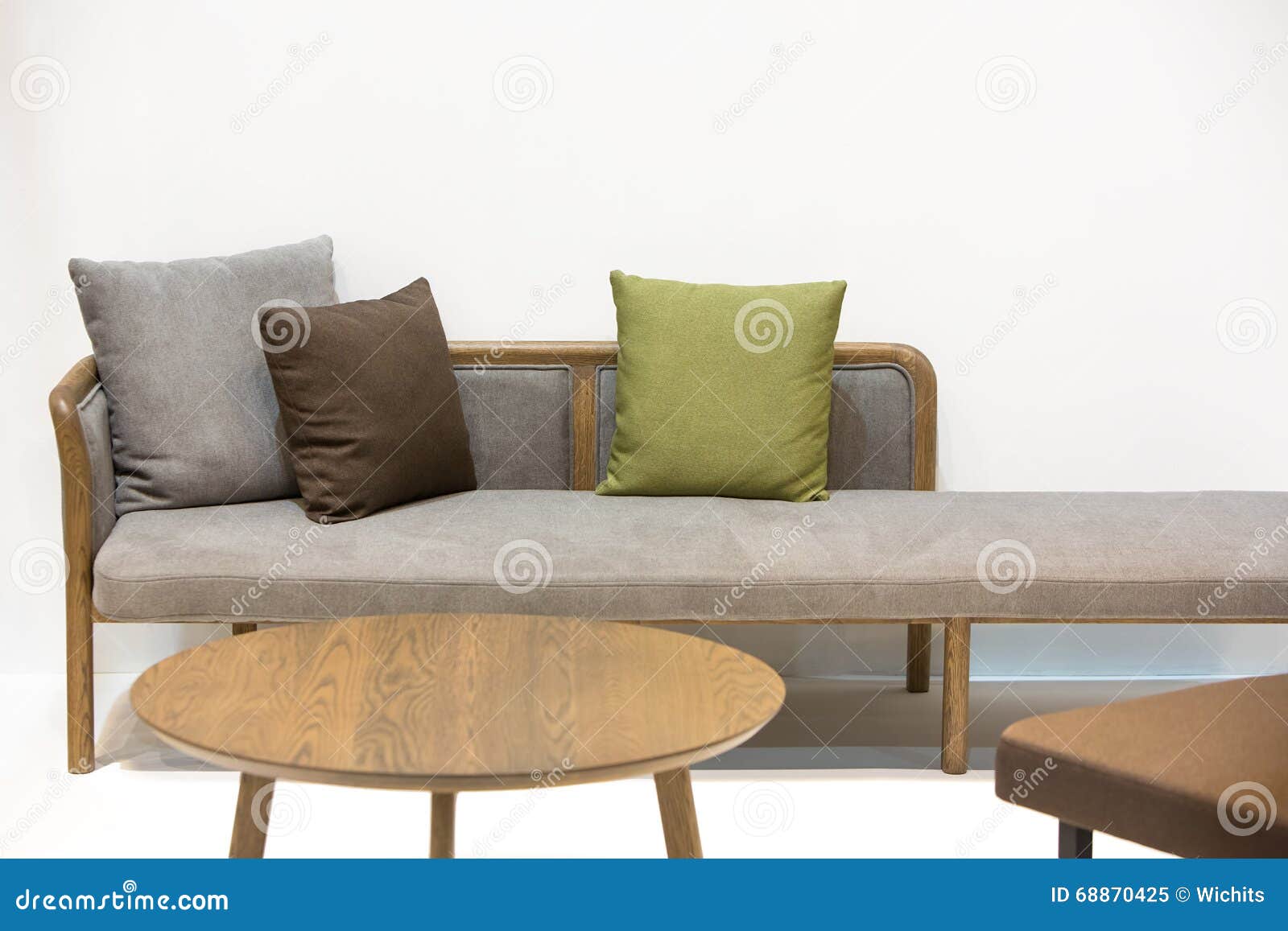 Canapé lit de style japonais photo stock image: 68870425