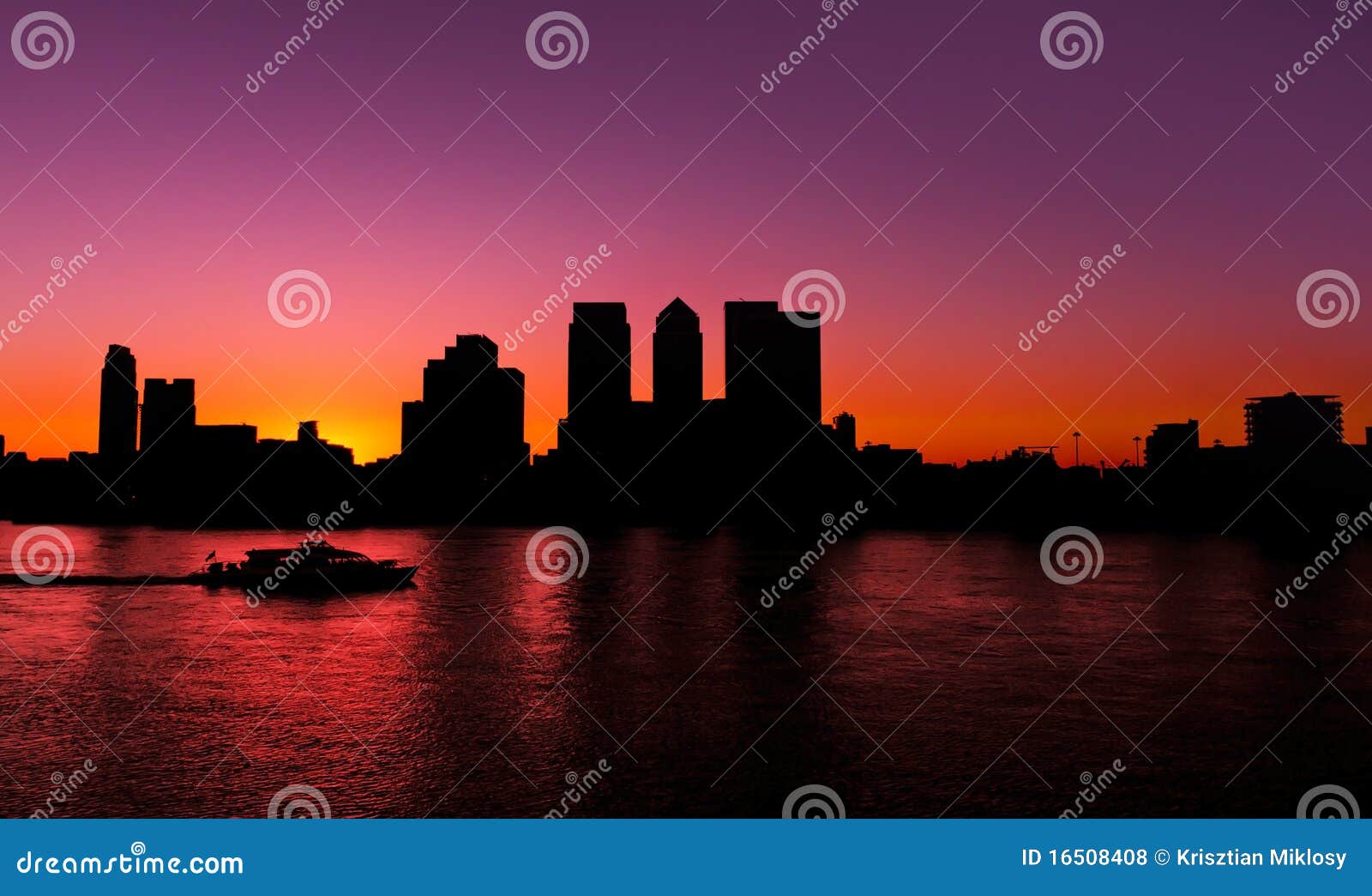 canary wharf, summer sunset