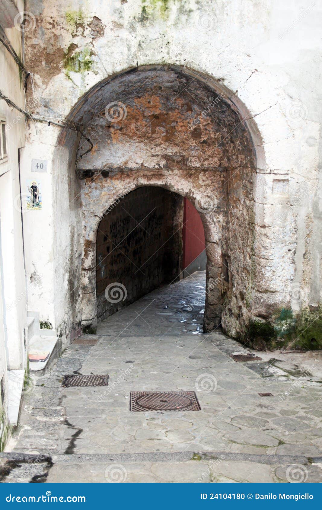 Cancello di Sorrento. Il vecchio cancello di vecchia città di sorrento in Italia