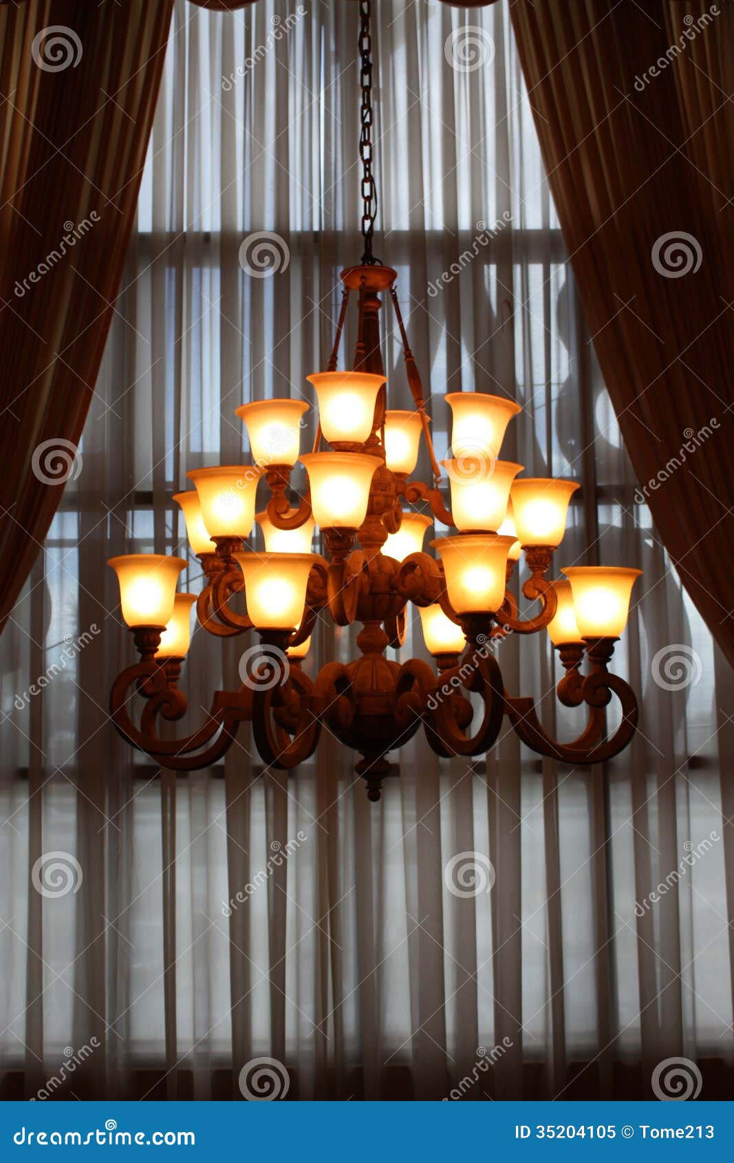 Uma imagem de um candelabro